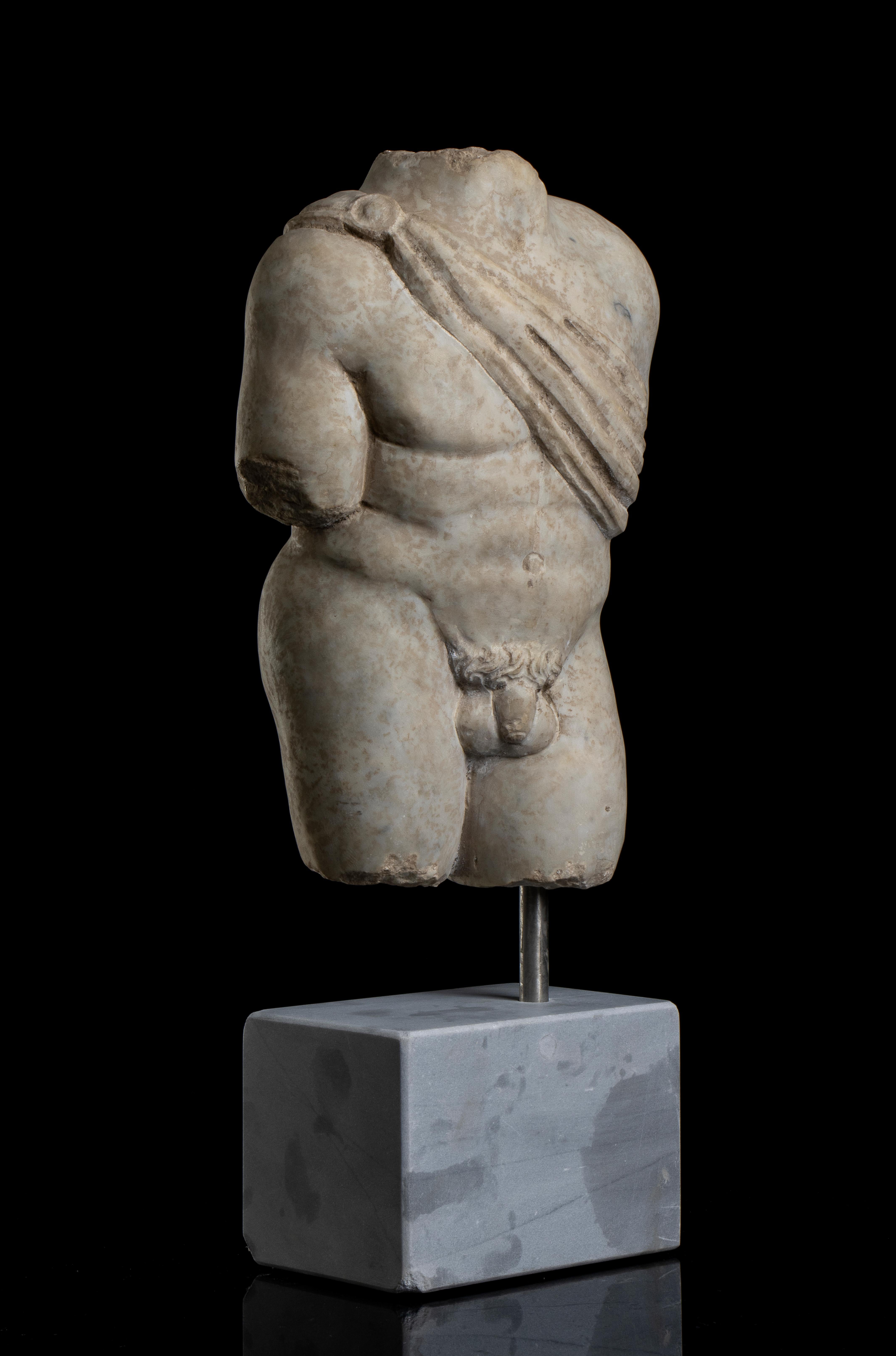 Nudefarbene Torso-Skulptur aus weißem Marmor im Apollo Grand Tour-Stil, klassisch, 20. Jahrhundert, Italien (Sonstige Kunststile), Sculpture, von Unknown