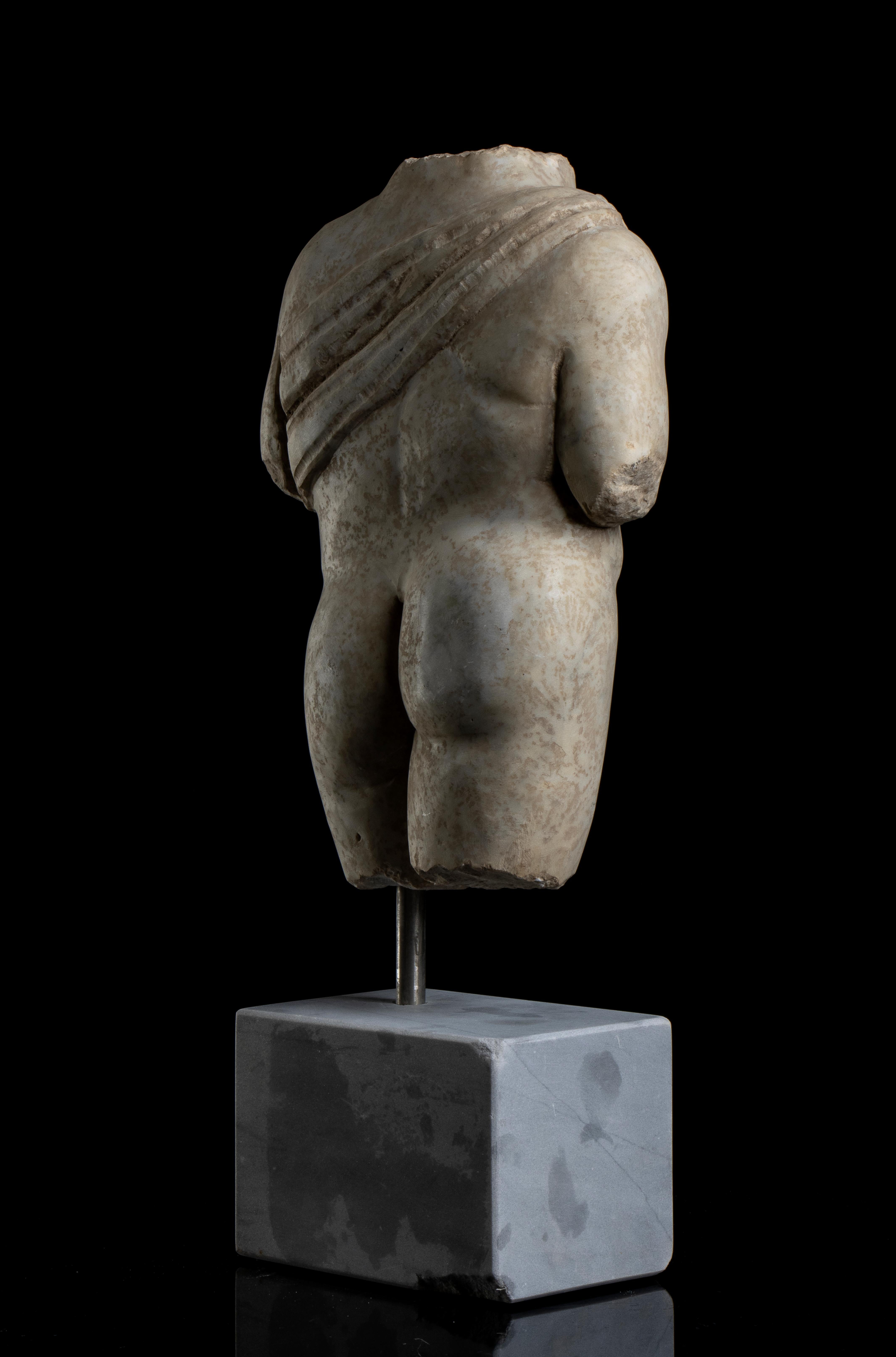 Nudefarbene Torso-Skulptur aus weißem Marmor im Apollo Grand Tour-Stil, klassisch, 20. Jahrhundert, Italien im Angebot 3