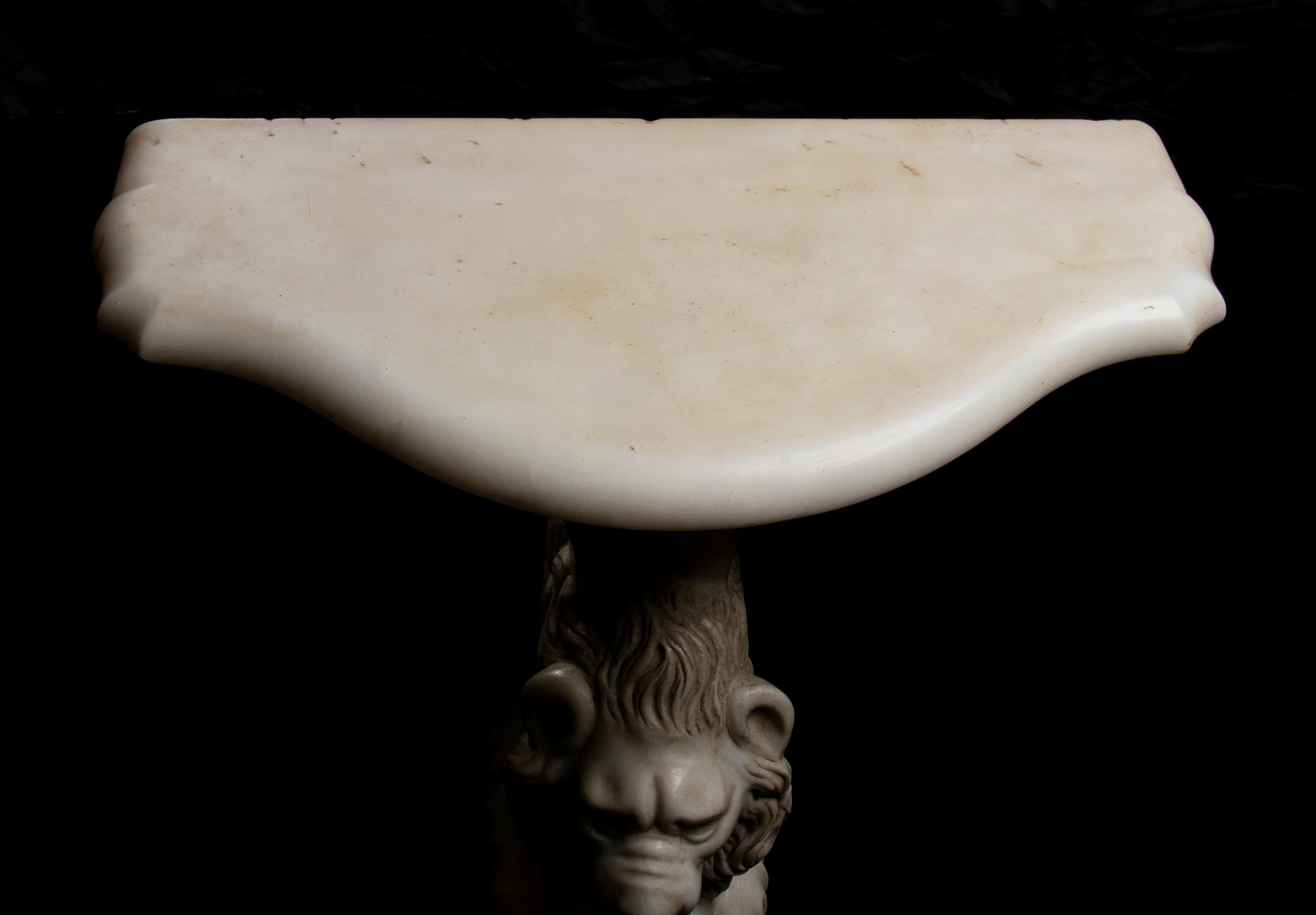 White Marble Pair of Sculptures With Heads of Lions and Ferals Feet Roman Style 8