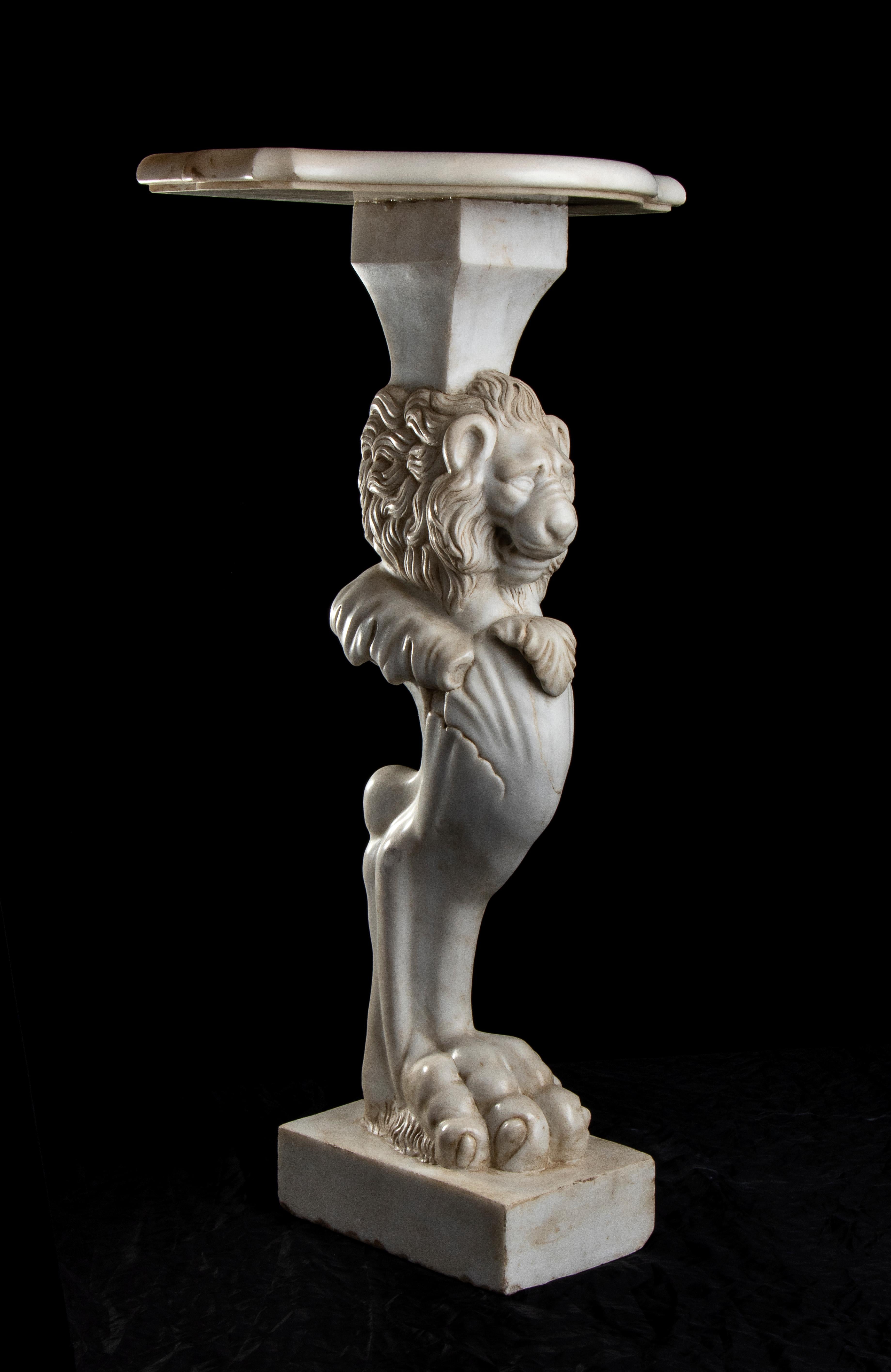 White Marble Pair of Sculptures With Heads of Lions and Ferals Feet Roman Style 6