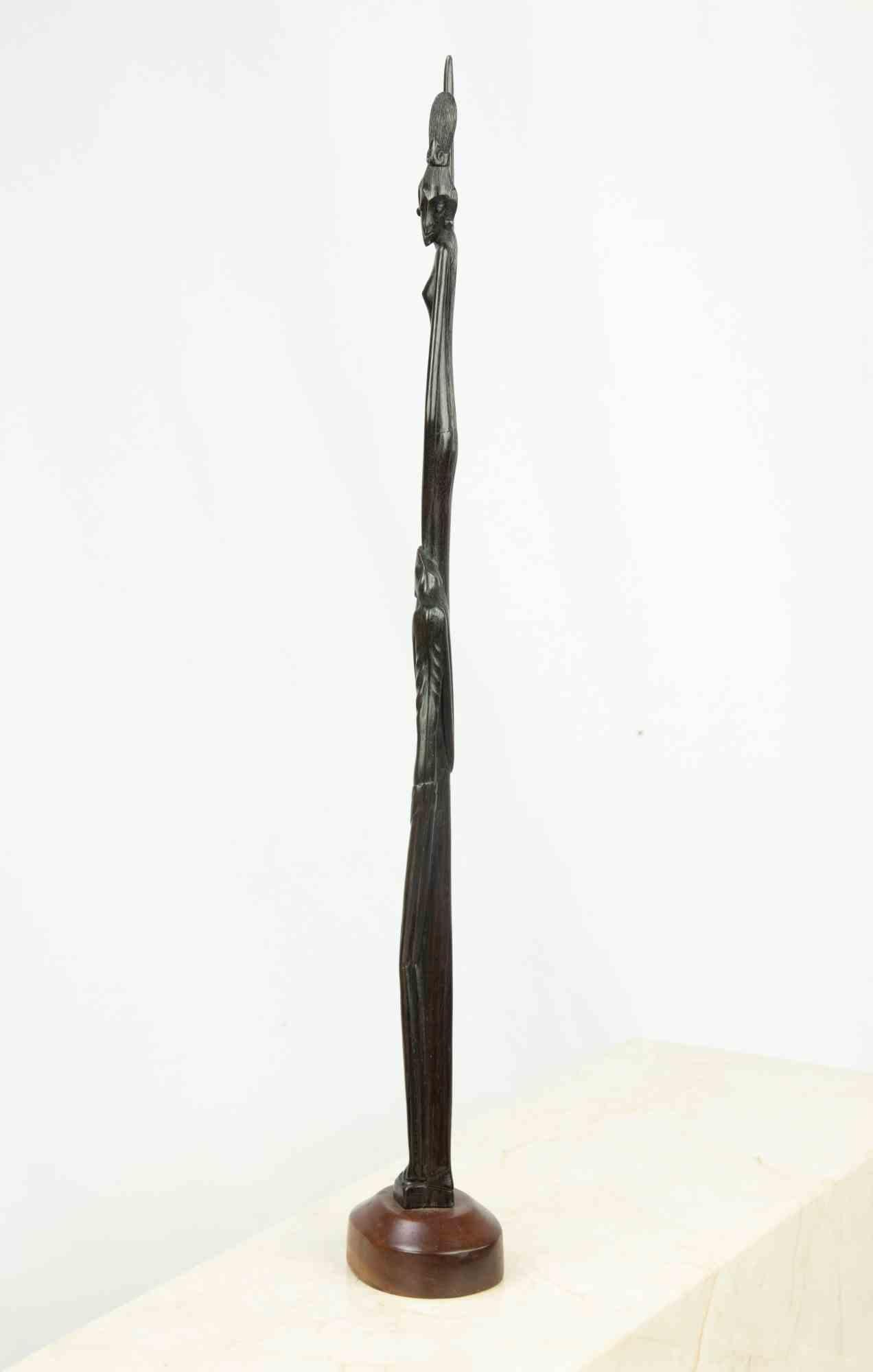Femme - Sculpture - Milieu du 20e siècle - Or Figurative Sculpture par Unknown
