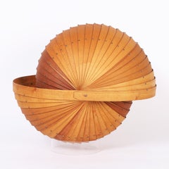 Escultura de concha de nautilus de madera