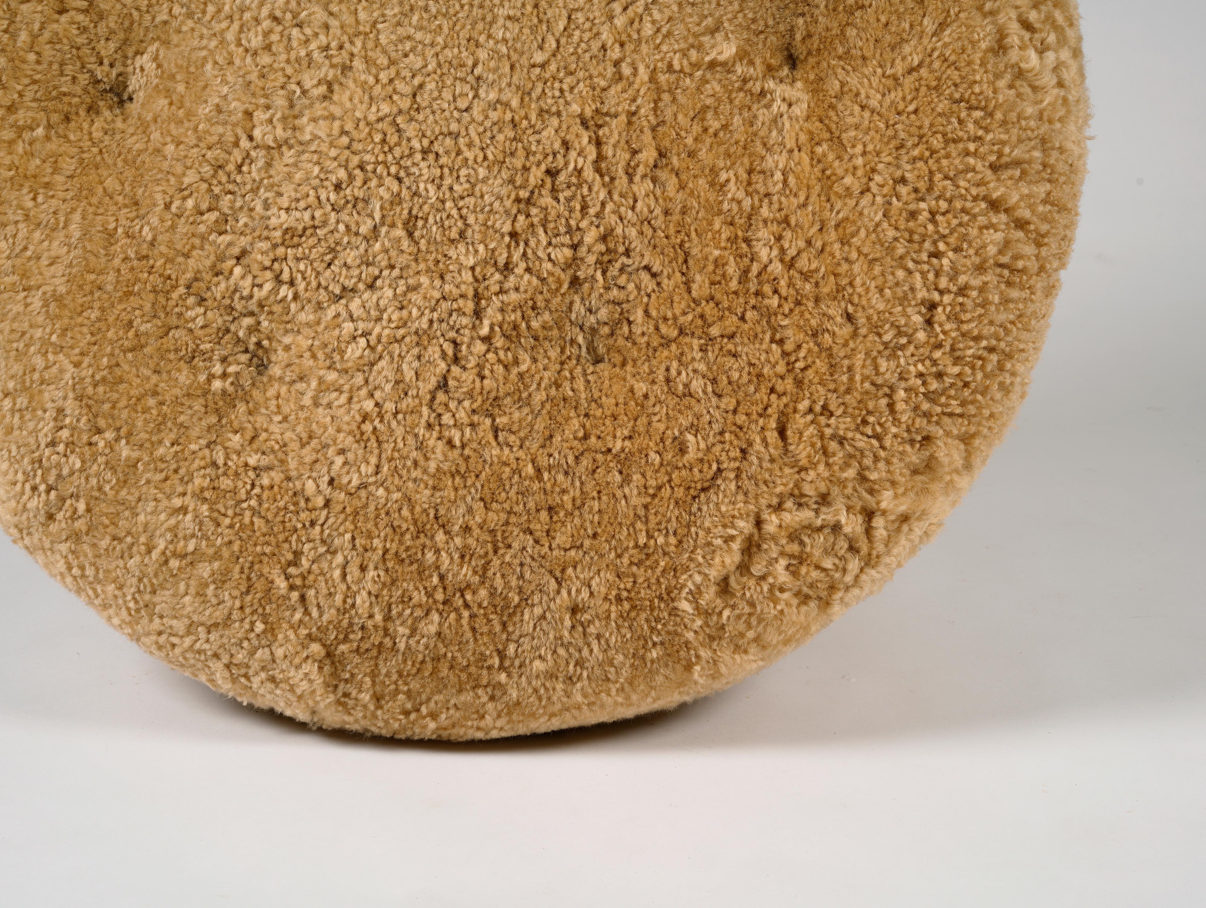 Unknown swedish designer, oversized stool reupholstered in sheepskin, 1960s In Good Condition For Sale In Påarp, SE