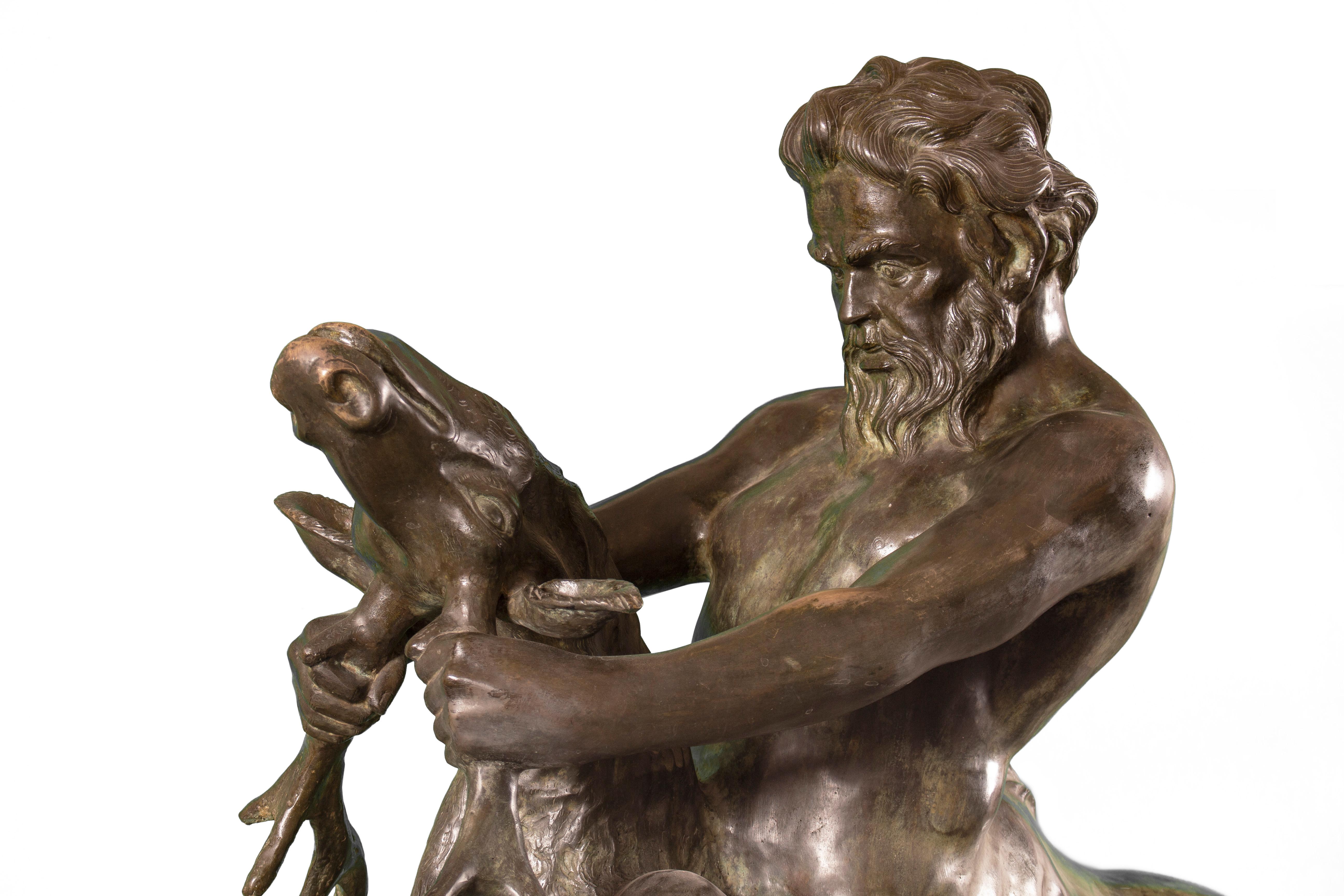 Centaur und Hirsch – Monumentale Bronzeskulptur aus Bronze (Französisch) im Angebot