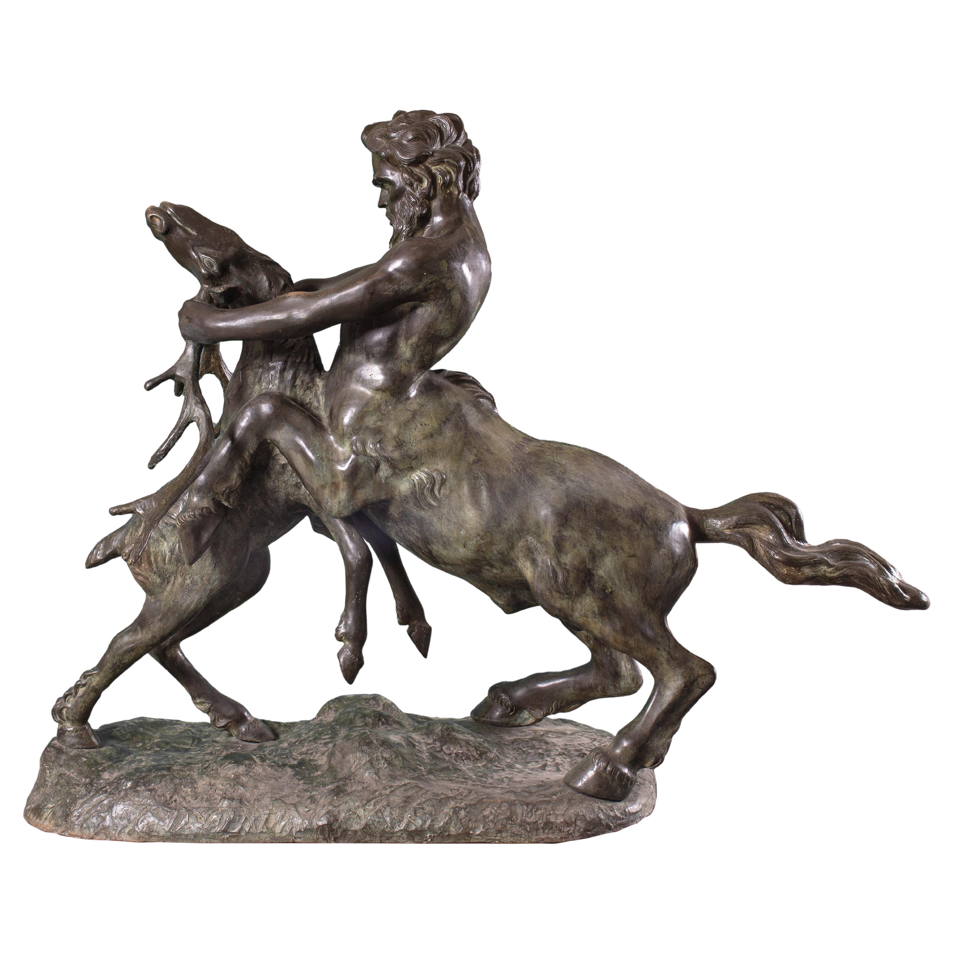 Centaur und Hirsch – Monumentale Bronzeskulptur aus Bronze im Angebot