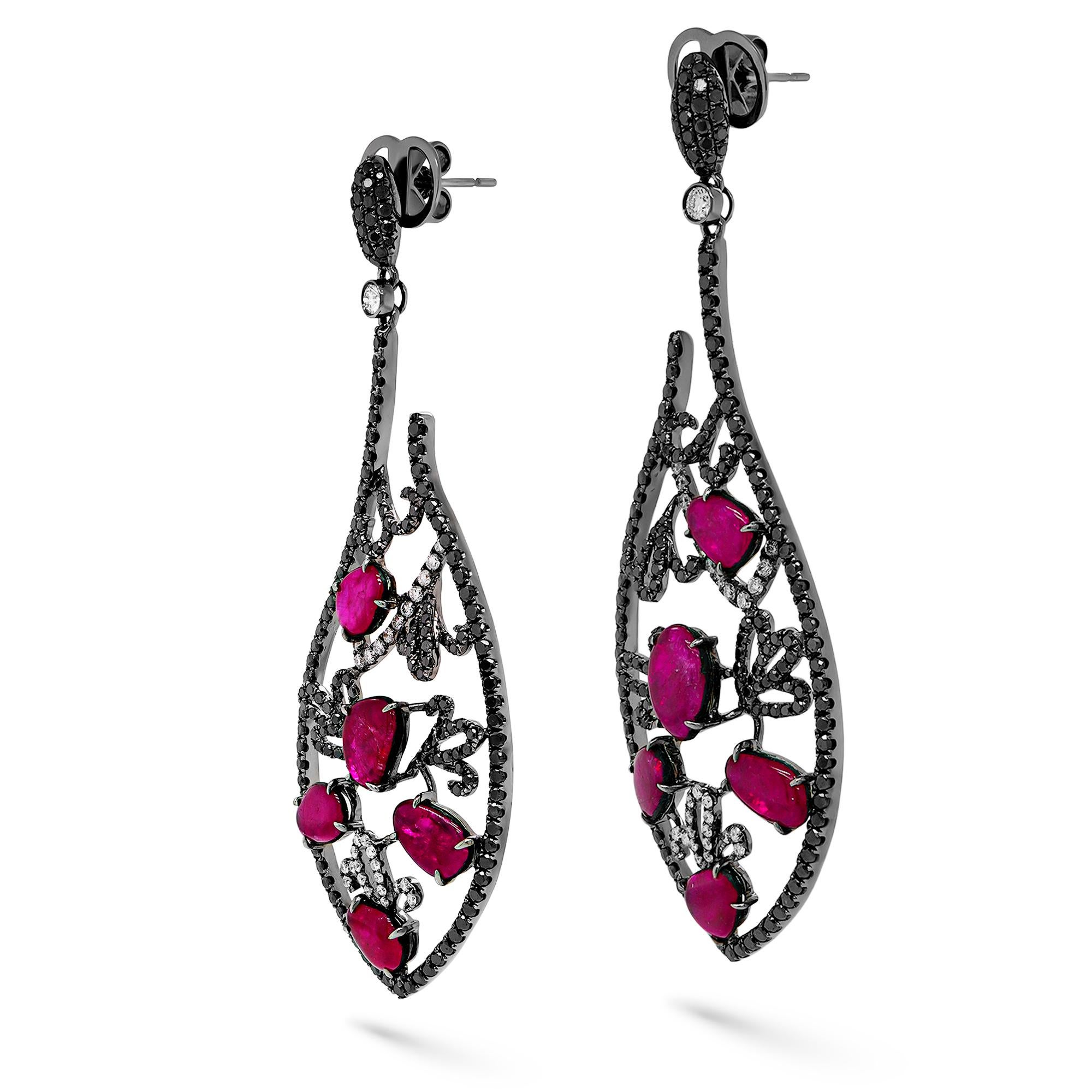 Entfesseln Sie den Glamour: 10,19 Karat Vivid Red Ruby Dangle Earrings-Dazzle Boldly (Ovalschliff) im Angebot