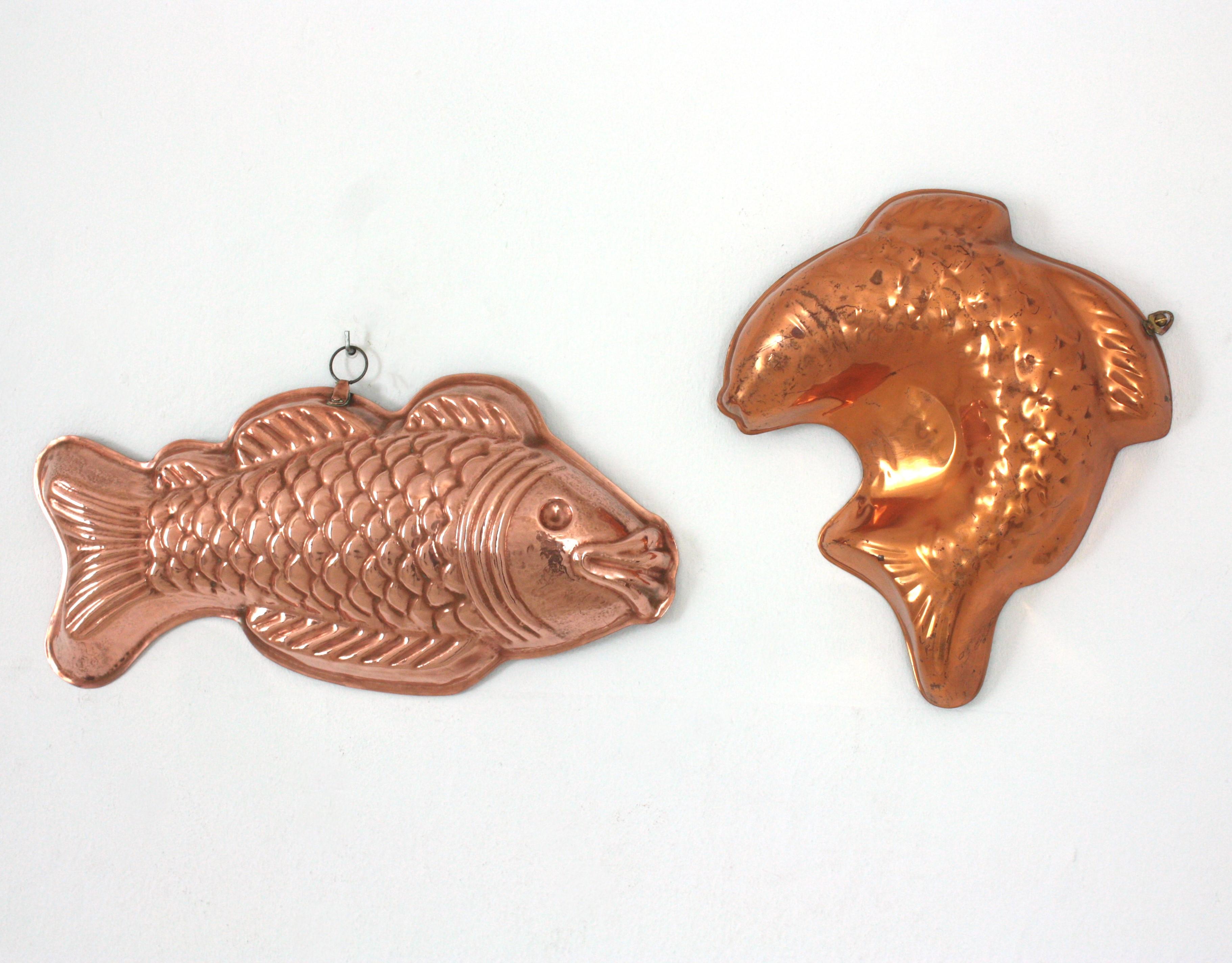Unmatching Pair of Fish Copper Molds, Portugal, 1940s In Good Condition For Sale In Barcelona, ES