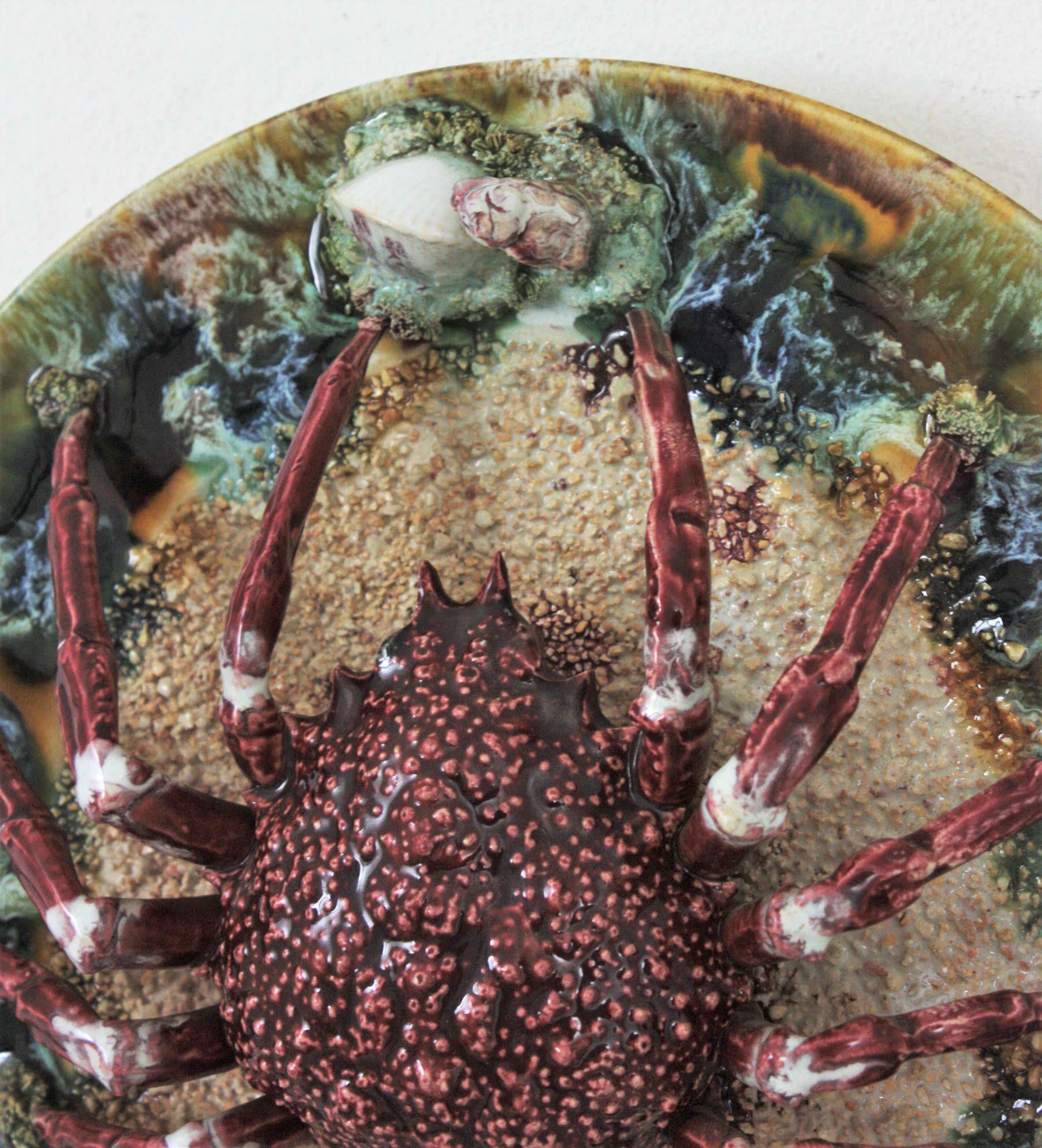 Unmatching Pair of Majolica Ceramic Trompe L'oeil Crab Lobster Wall Plates For Sale 3