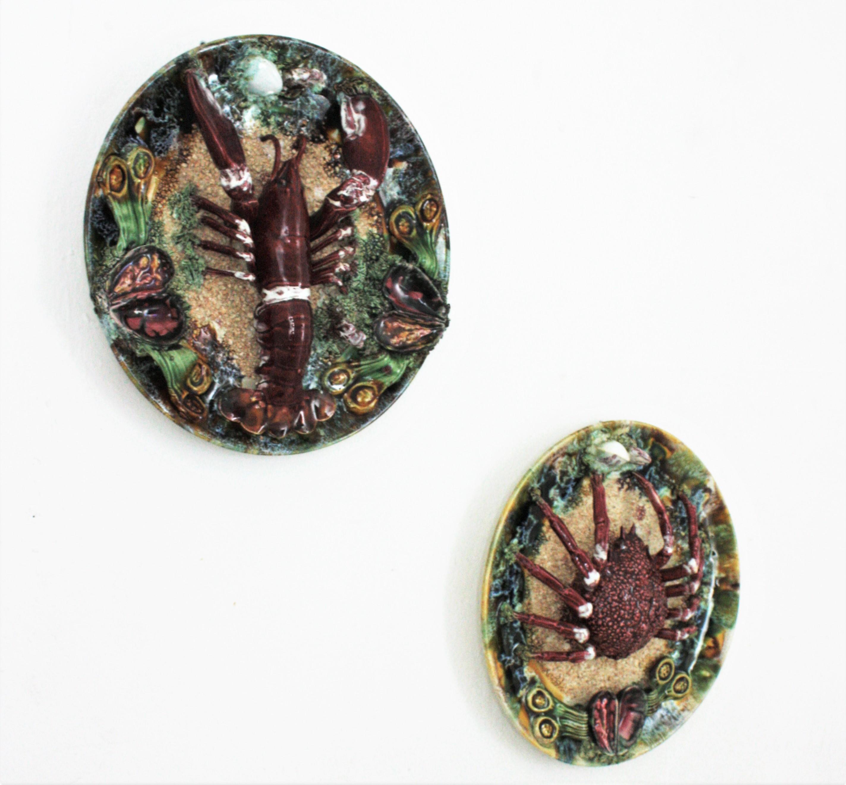 Unmatching Pair of Majolica Ceramic Trompe L'oeil Crab Lobster Wall Plates For Sale 1