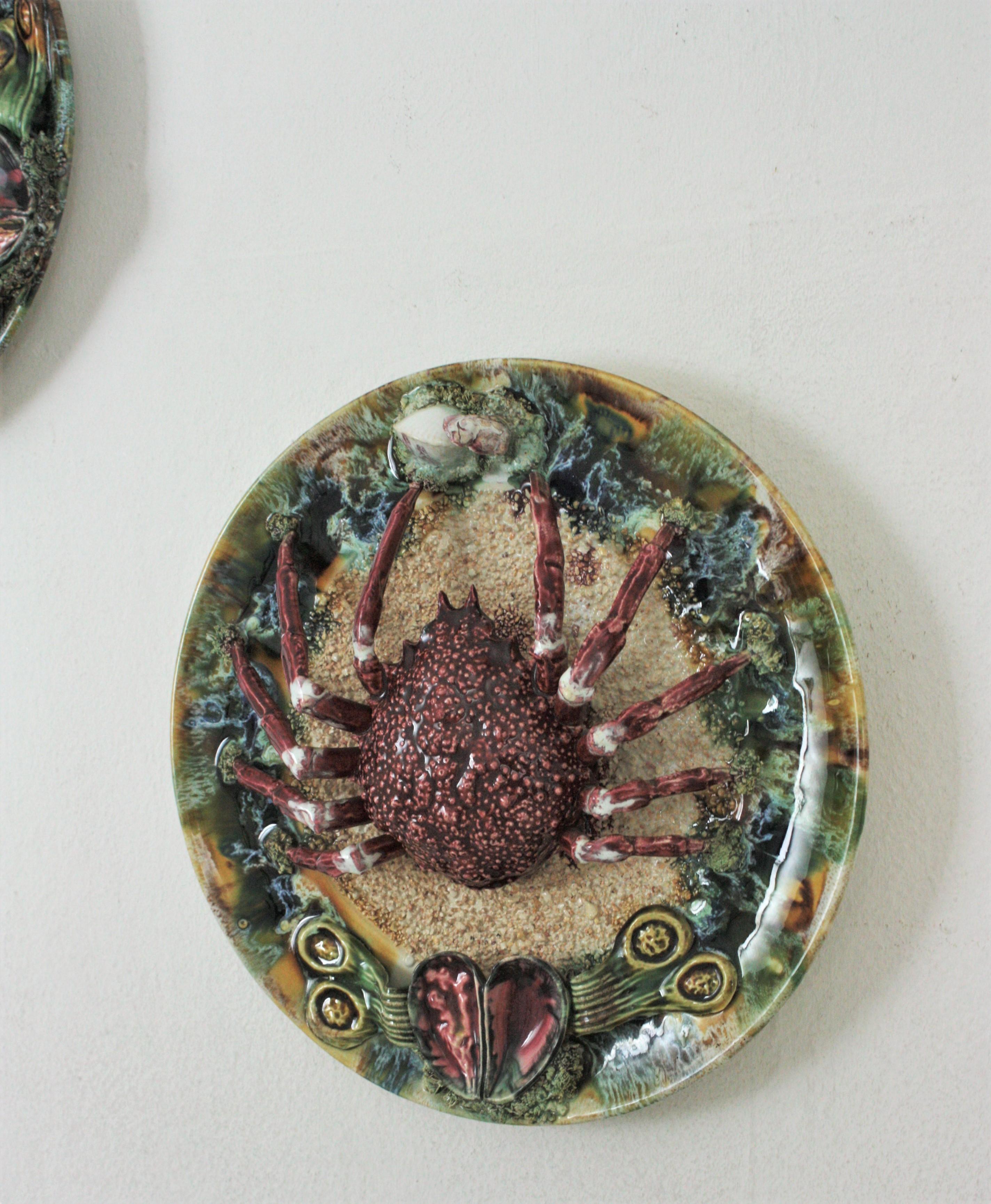 Unmatching Pair of Majolica Ceramic Trompe L'oeil Crab Lobster Wall Plates For Sale 2