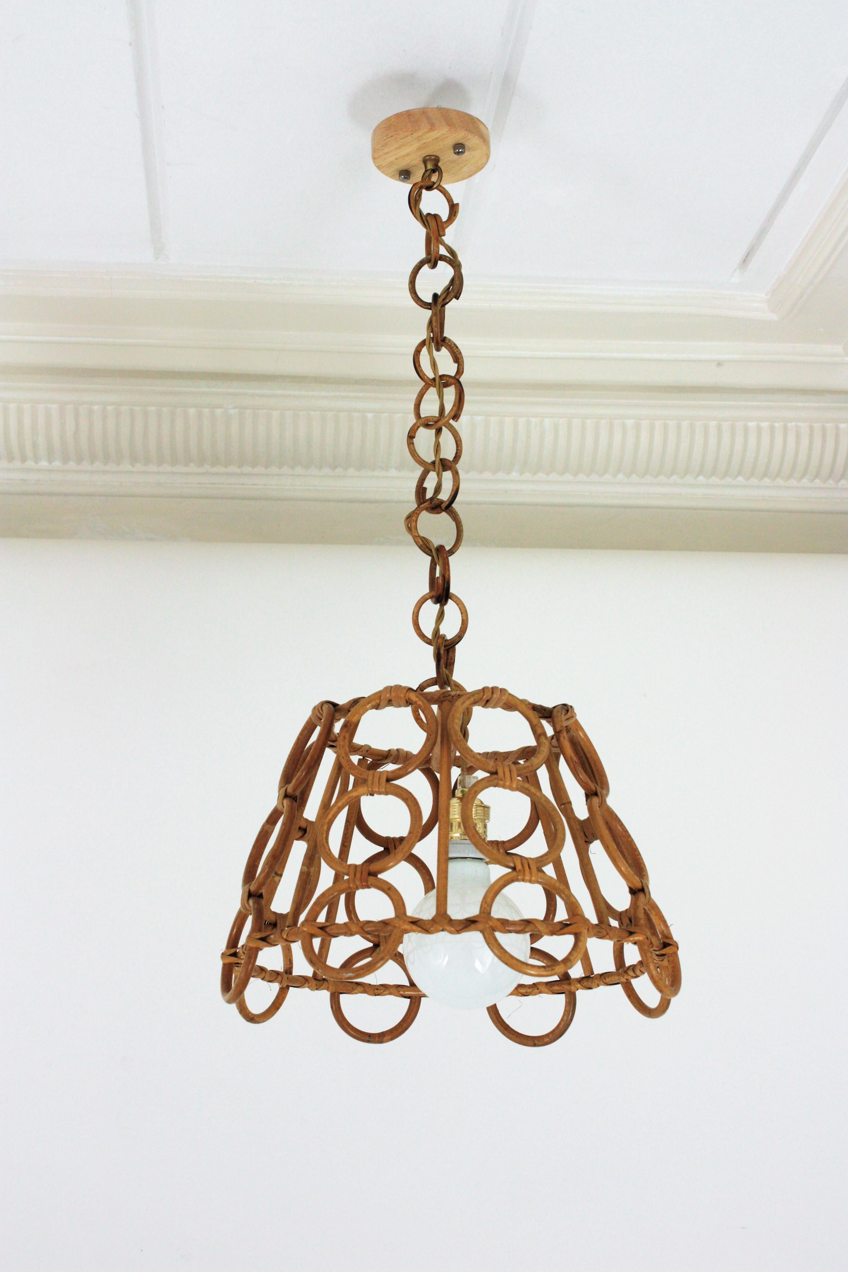 Unmatching Pair of Rattan Bamboo Pendants / Hanging Lights In Good Condition For Sale In Barcelona, ES
