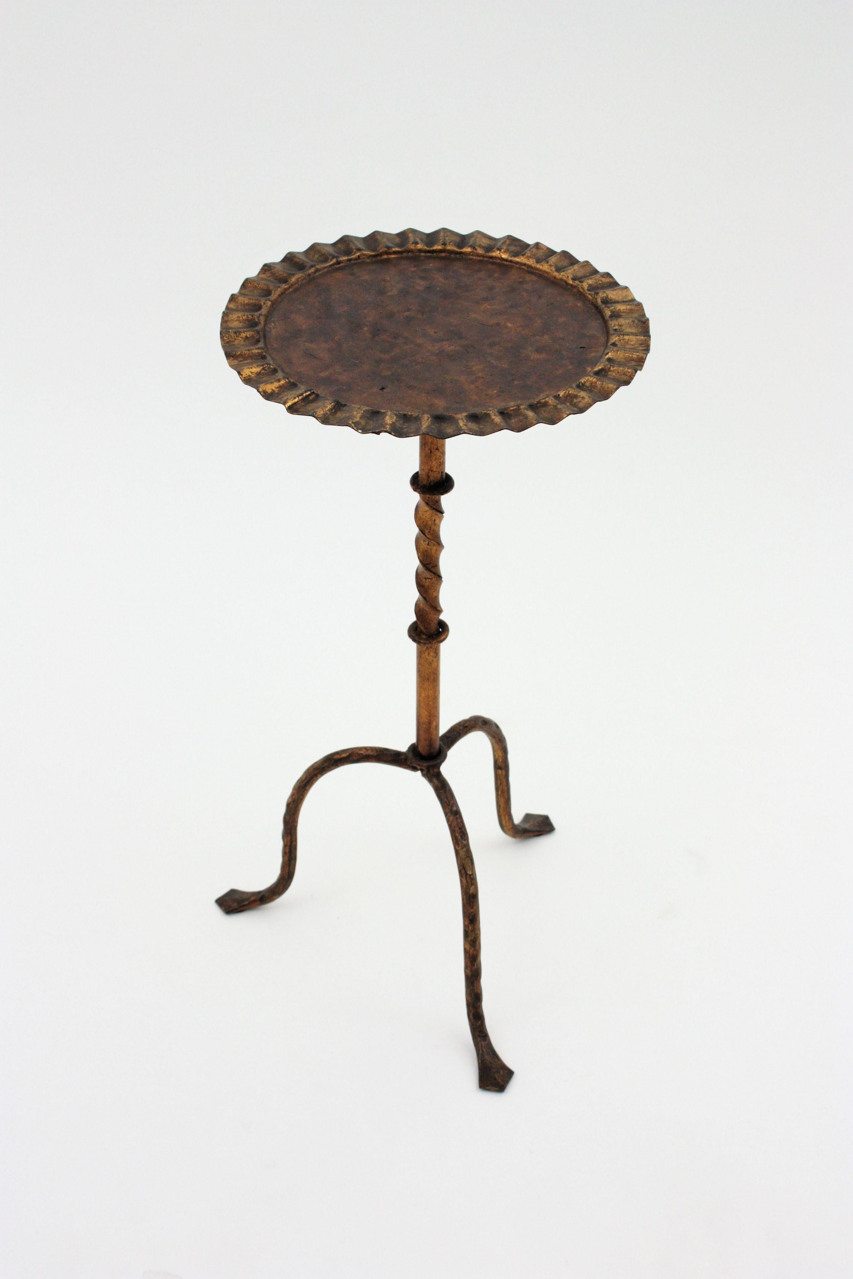 Unmatching Pair of Spanish Drinks Tables or Side Tables in Gilt Iron, 1940s 4