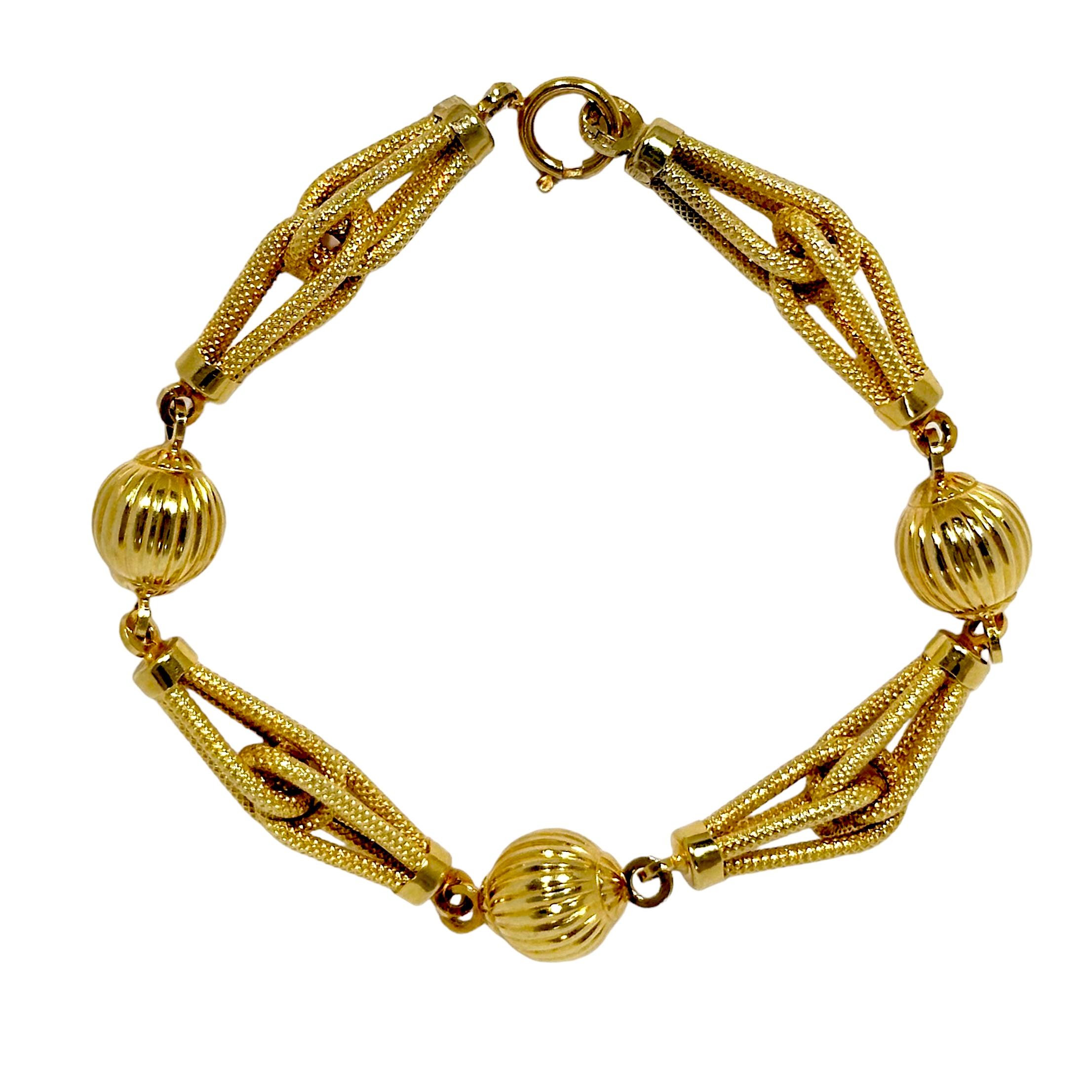 Moderne Uno-A-Erre combinaison de chaîne et bracelet de 36,25 pouces de long en or jaune 14k en vente