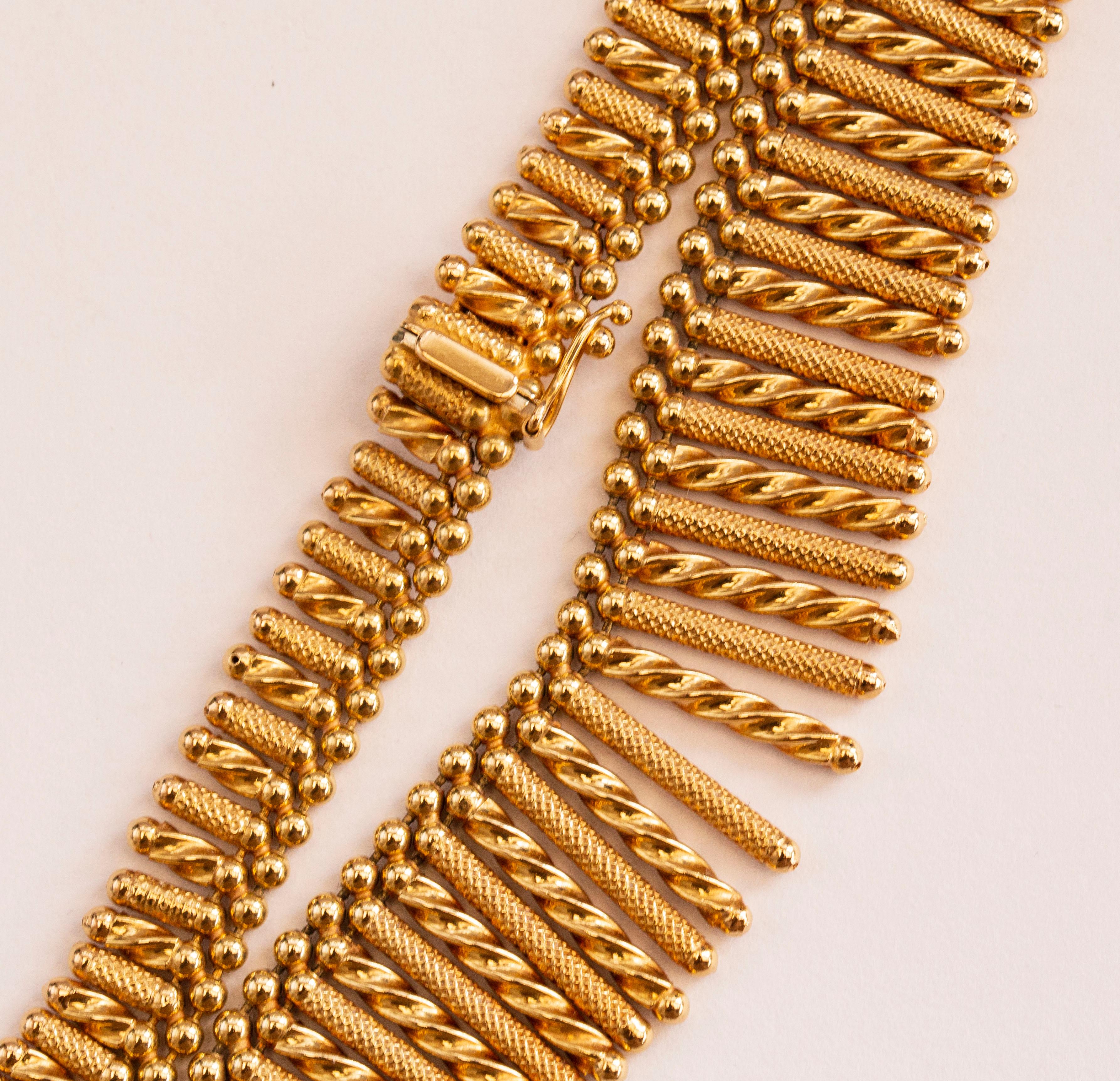 UnoAErre 18 Karat Yellow Solid Gold Fringe Necklace Choker In Good Condition For Sale In Arnhem, NL