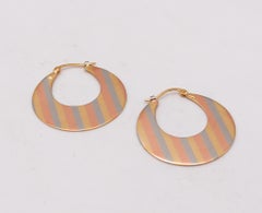 Uno a Erre 1970 Italian Modernist Tri-Color Hoops Earrings in 18 Karat Gold