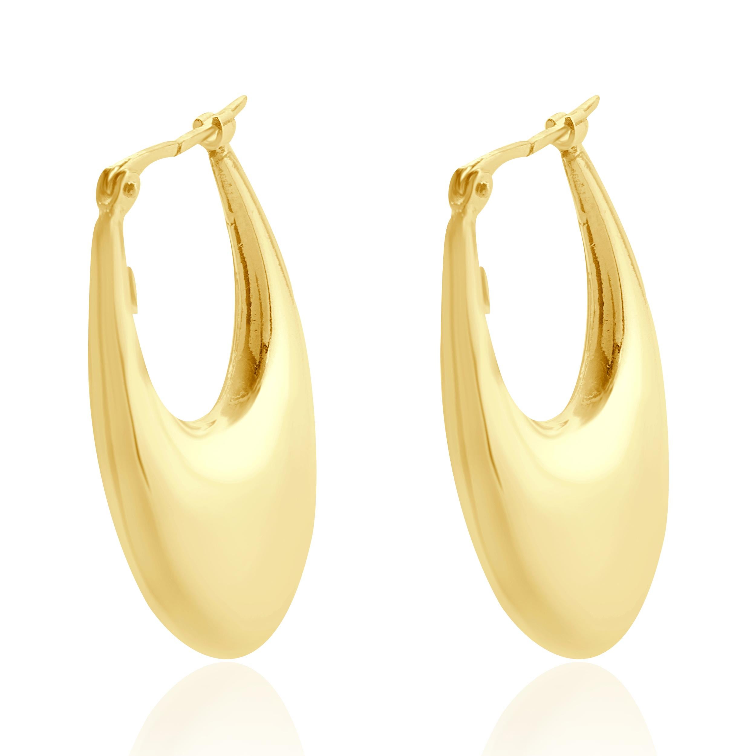 Designer: Uno Aerre
Material: 18K yellow gold 
Dimensions: earrings measure 26.5 x 18.5mm
Weight: 3.40 grams