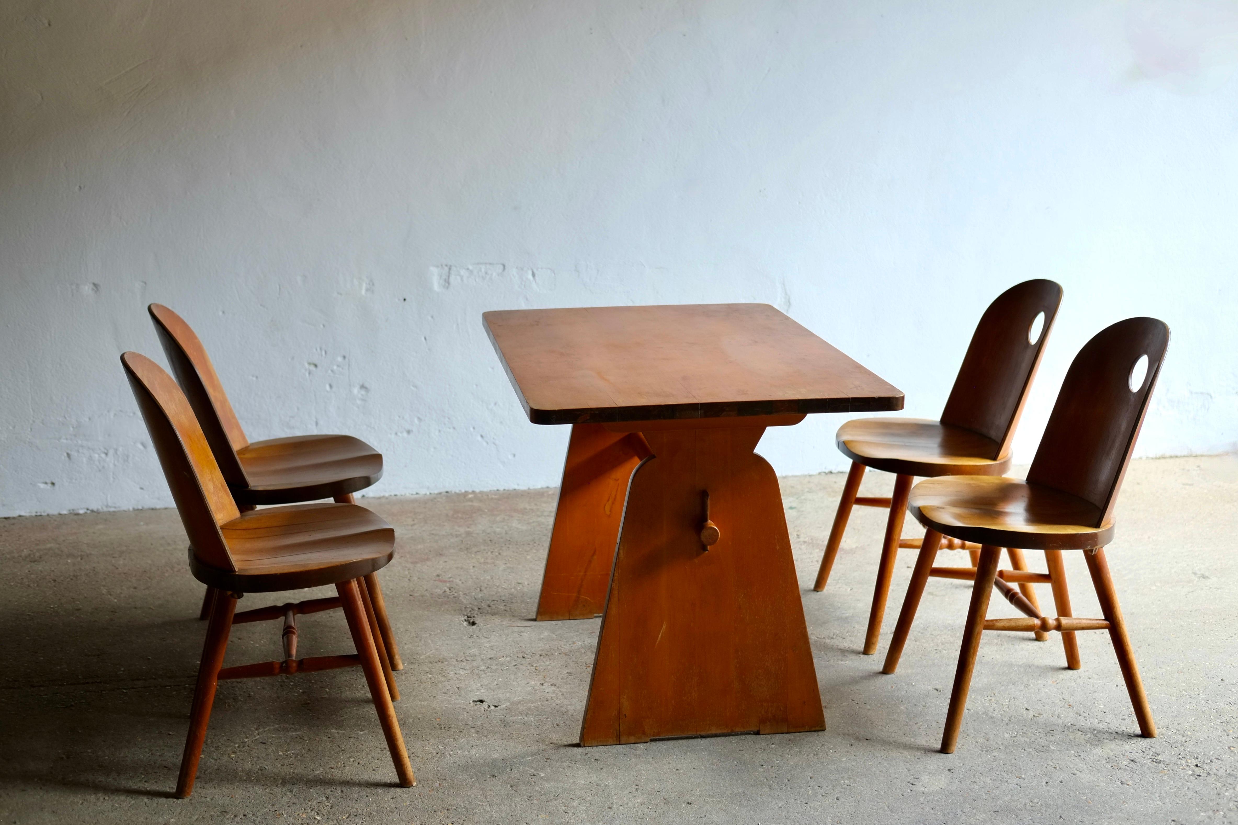 Table et chaises de salle à manger Uno Åhren pour Gemla, années 1930 2