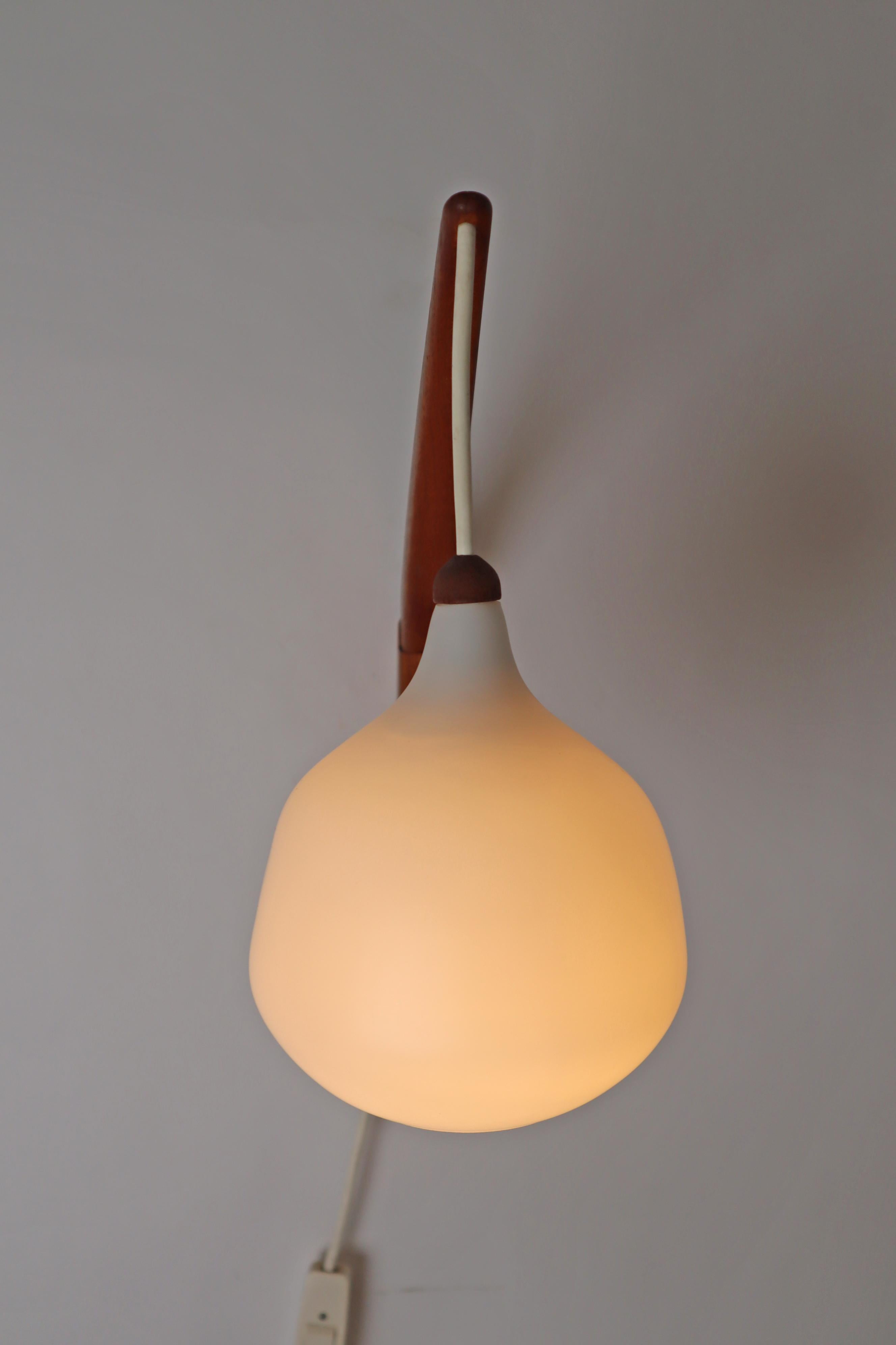 Uno And Östen Kristianson Adjustable Wall Lamp, Sweden, 1970s For Sale 5