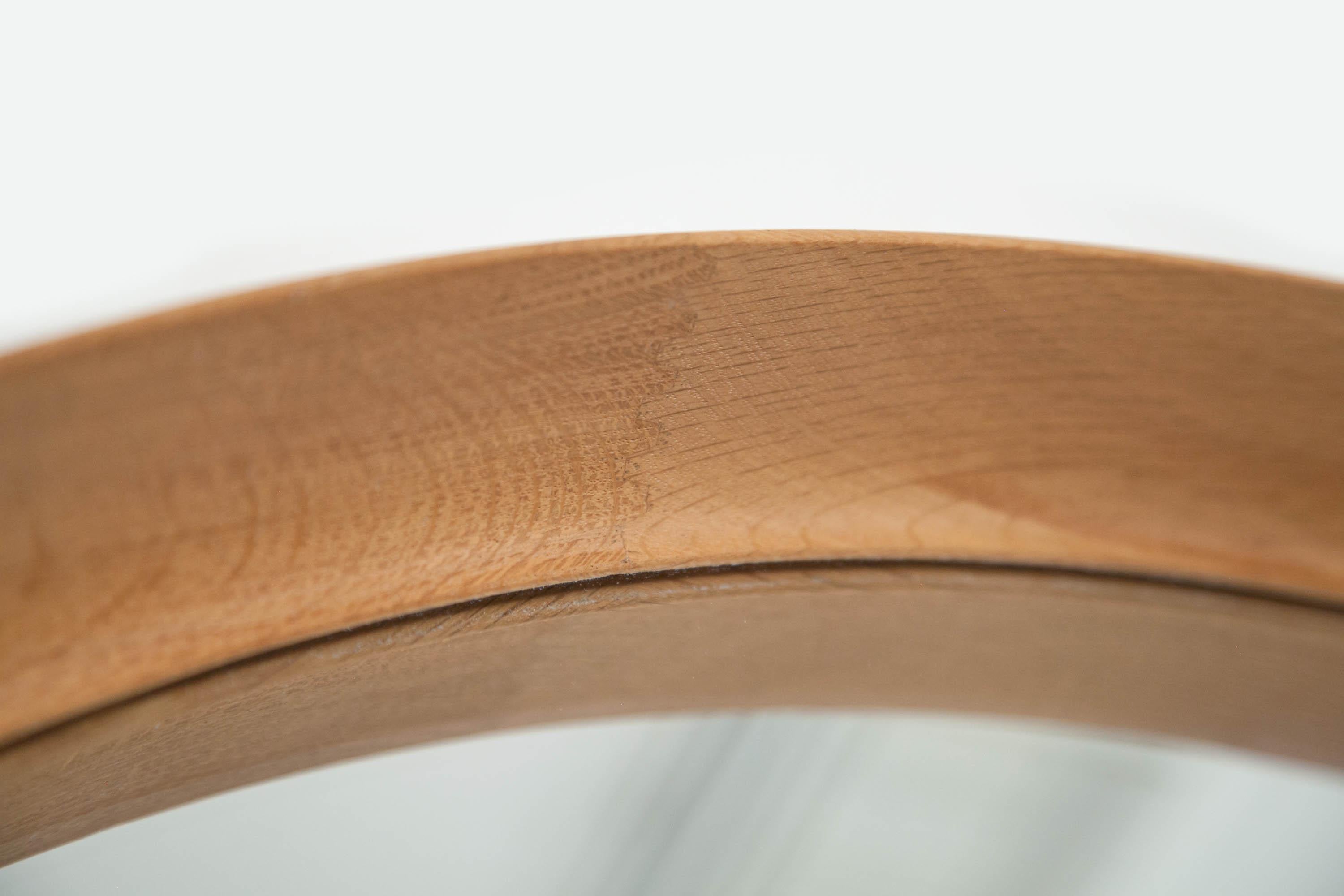 Uno y Osten Kristiansson Gran espejo de roble by Luxus Vittsjö, Suecia, 1960s 10