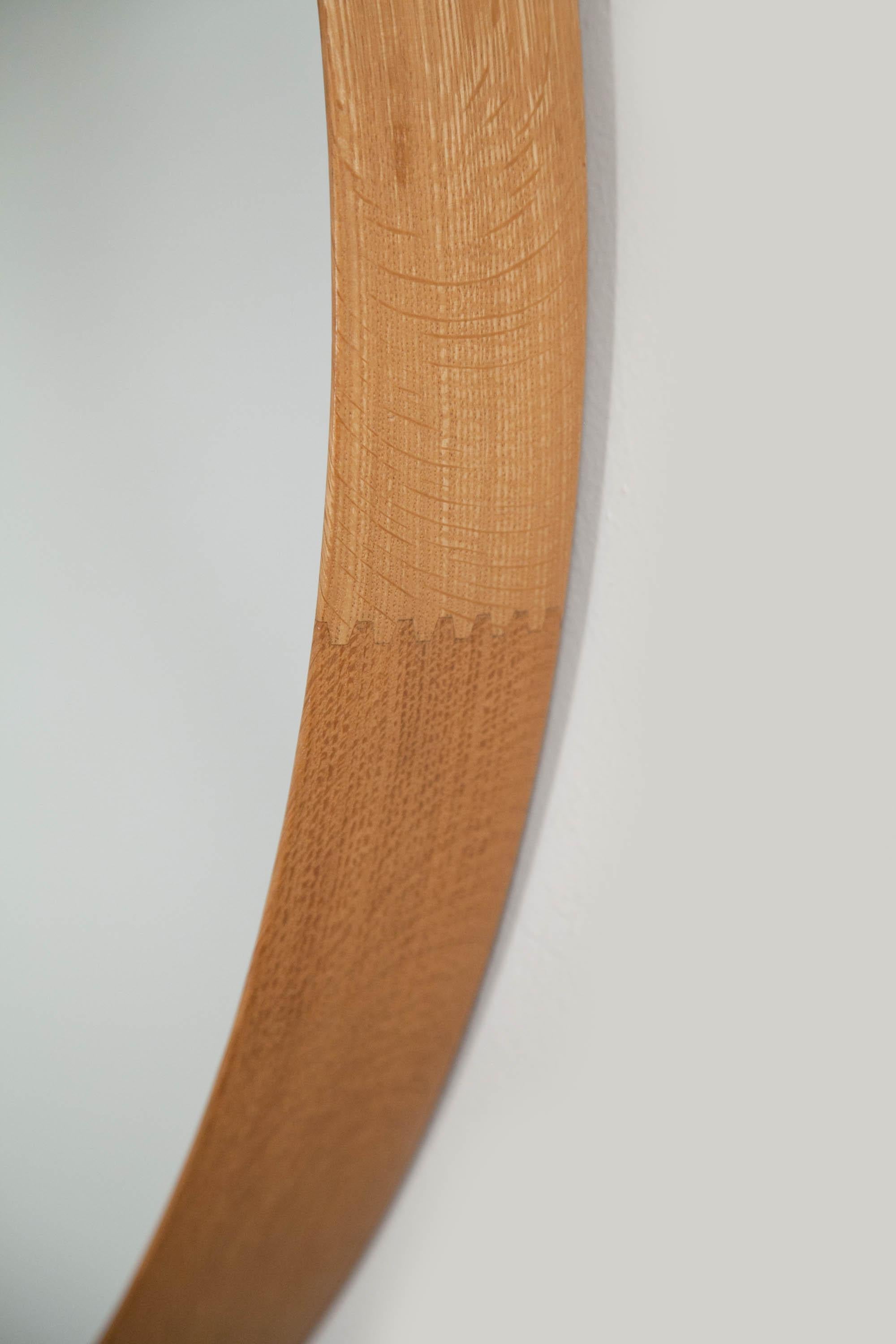 Uno y Osten Kristiansson Gran espejo de roble by Luxus Vittsjö, Suecia, 1960s Escandinavo moderno