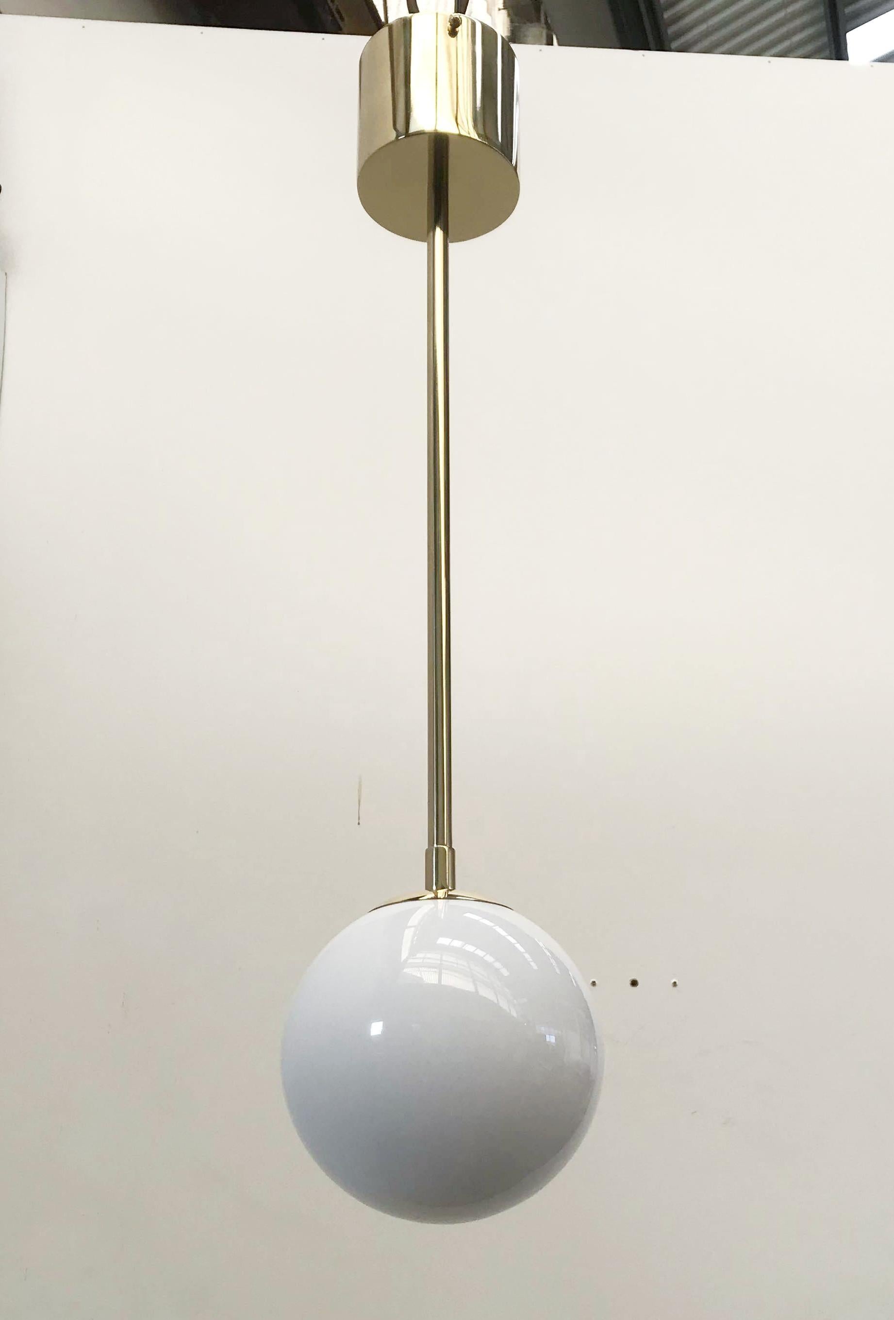 Mid-Century moderno Ciondolo UNO GLOBE di Fabio Ltd in vendita
