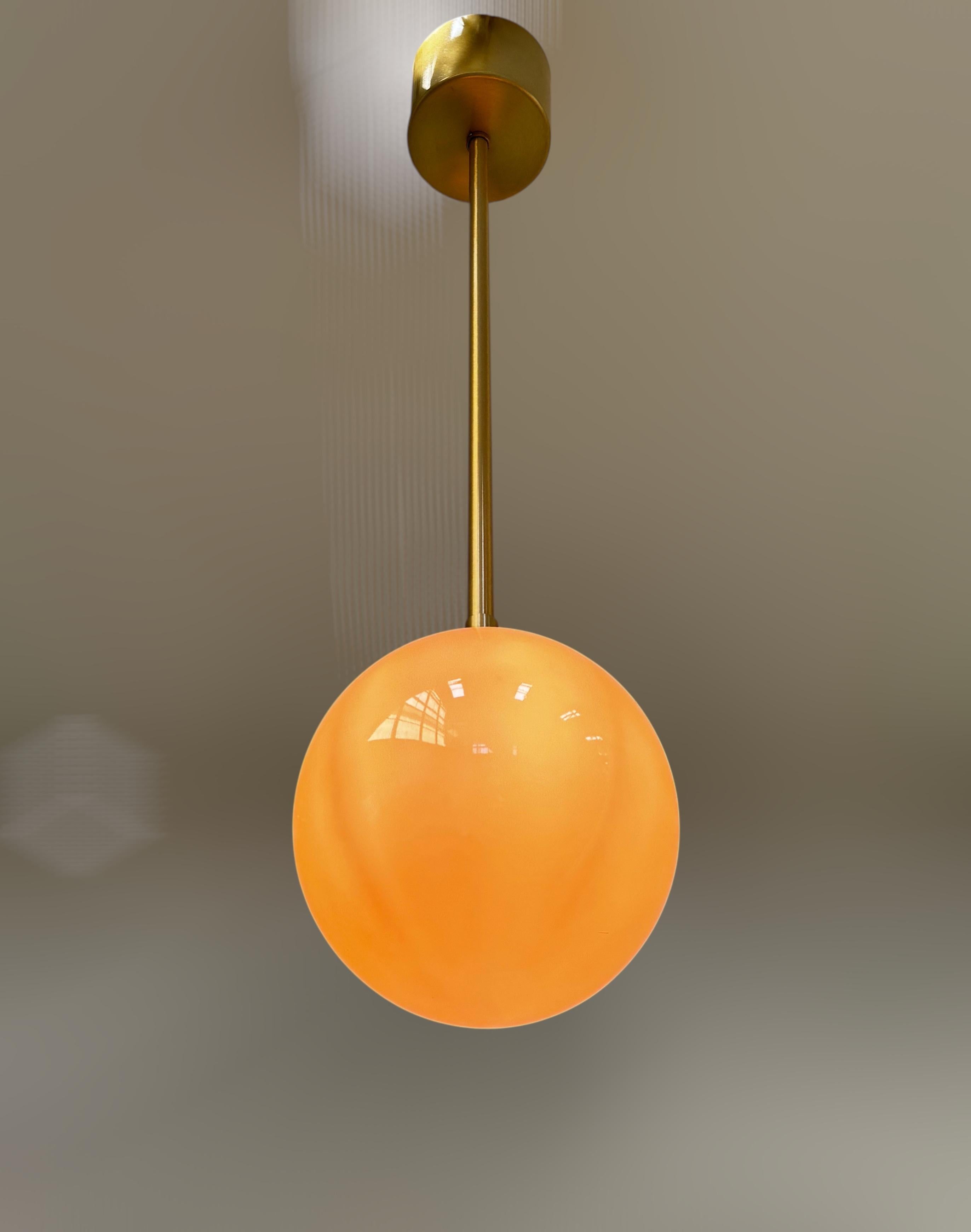 Colgante UNO GLOBE de Fabio Ltd Siglo XXI y contemporáneo en venta