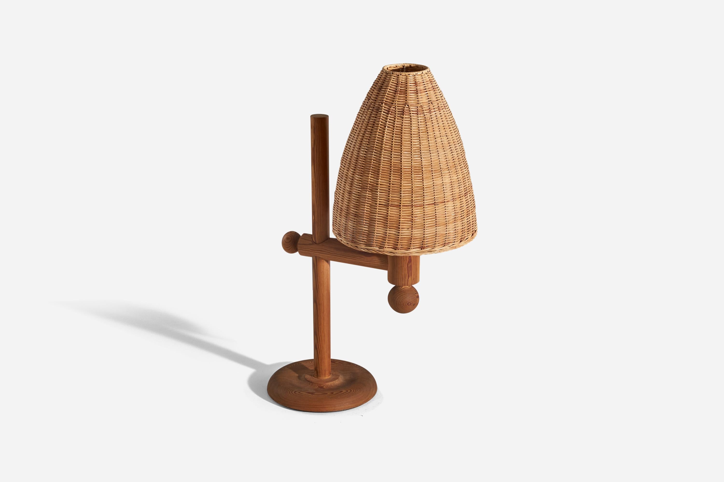 Mid-Century Modern Uno Kristiansson, Adjustable Table Lamp, Pine, Rattan, Luxus, Sweden, 1970s