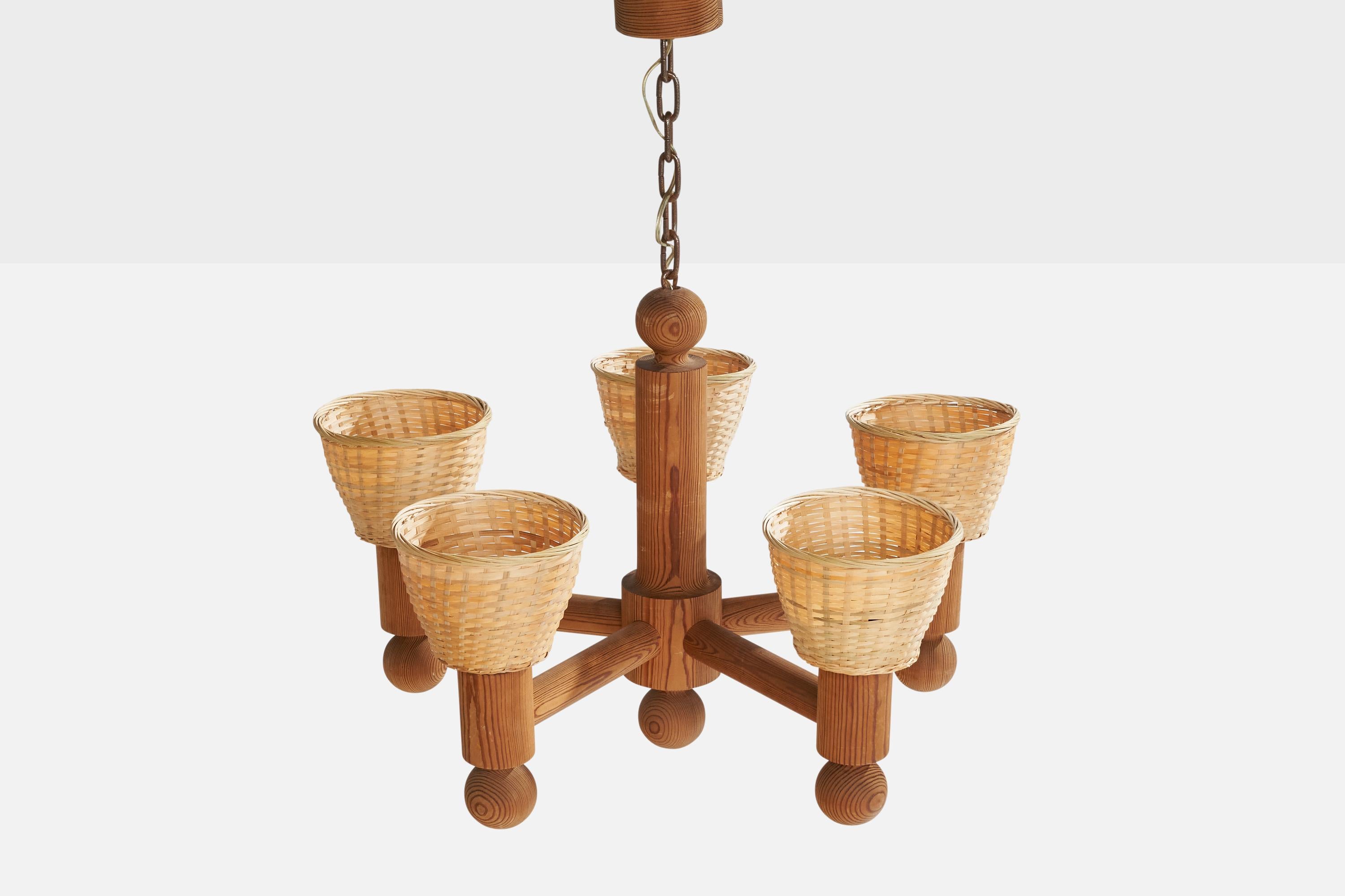 Uno Kristiansson, lustre, pin, rotin, Suède, 1970 Bon état - En vente à High Point, NC