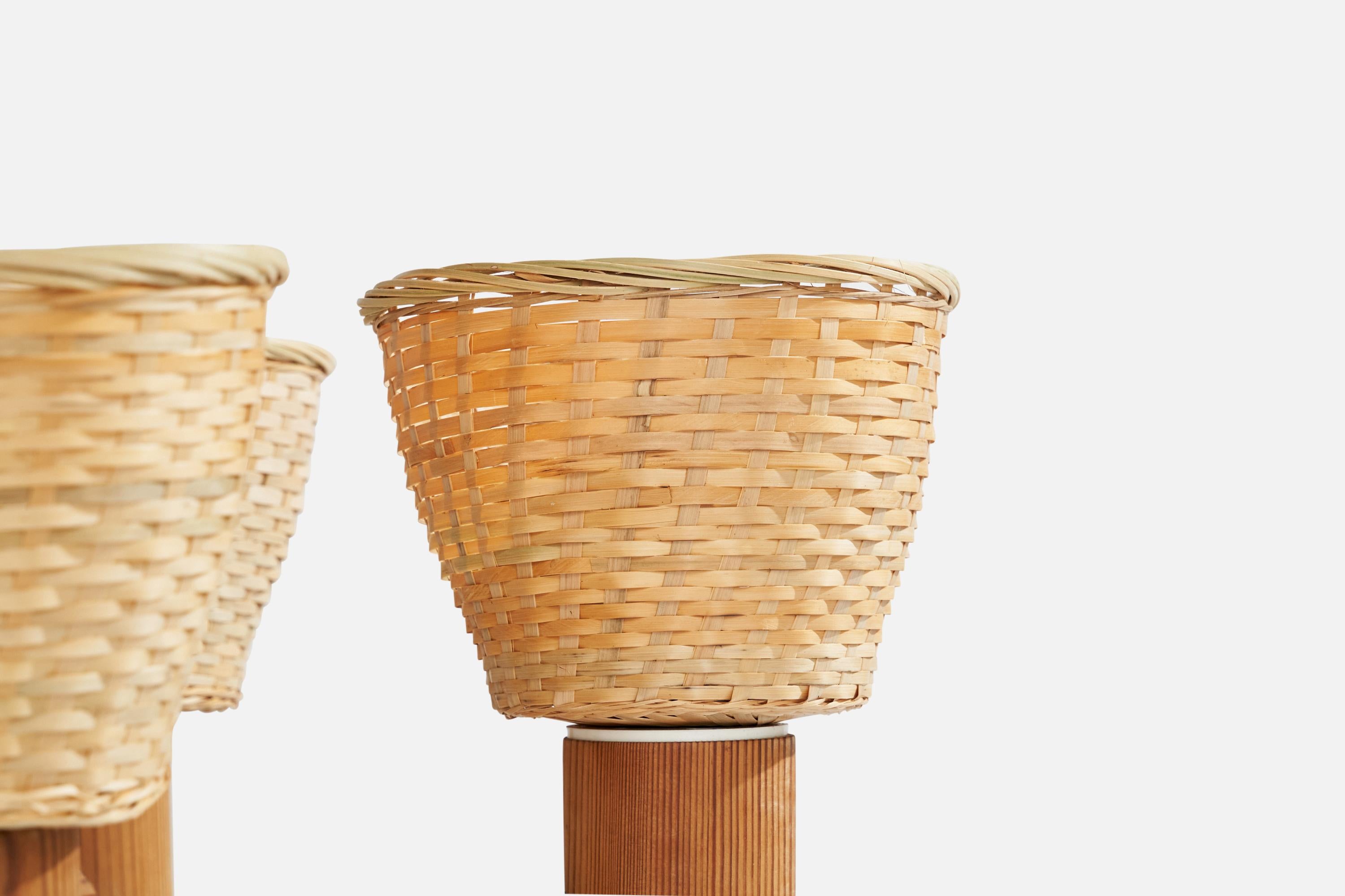Uno Kristiansson, lustre, pin, rotin, Suède, 1970 en vente 1