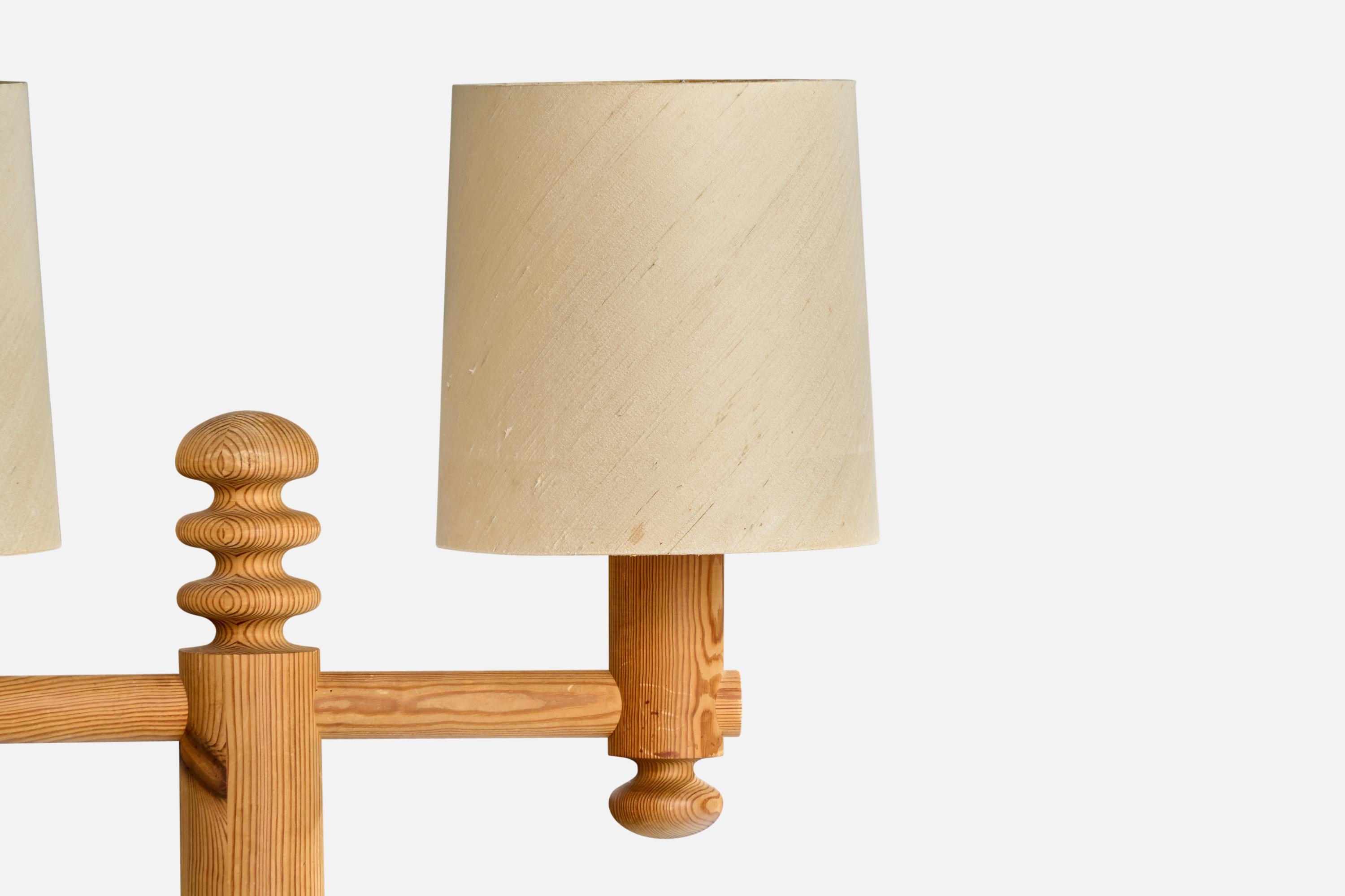 Uno Kristiansson, Stehlampe, Kiefernholz, Papier, Schweden, 1970er Jahre (Ende des 20. Jahrhunderts) im Angebot