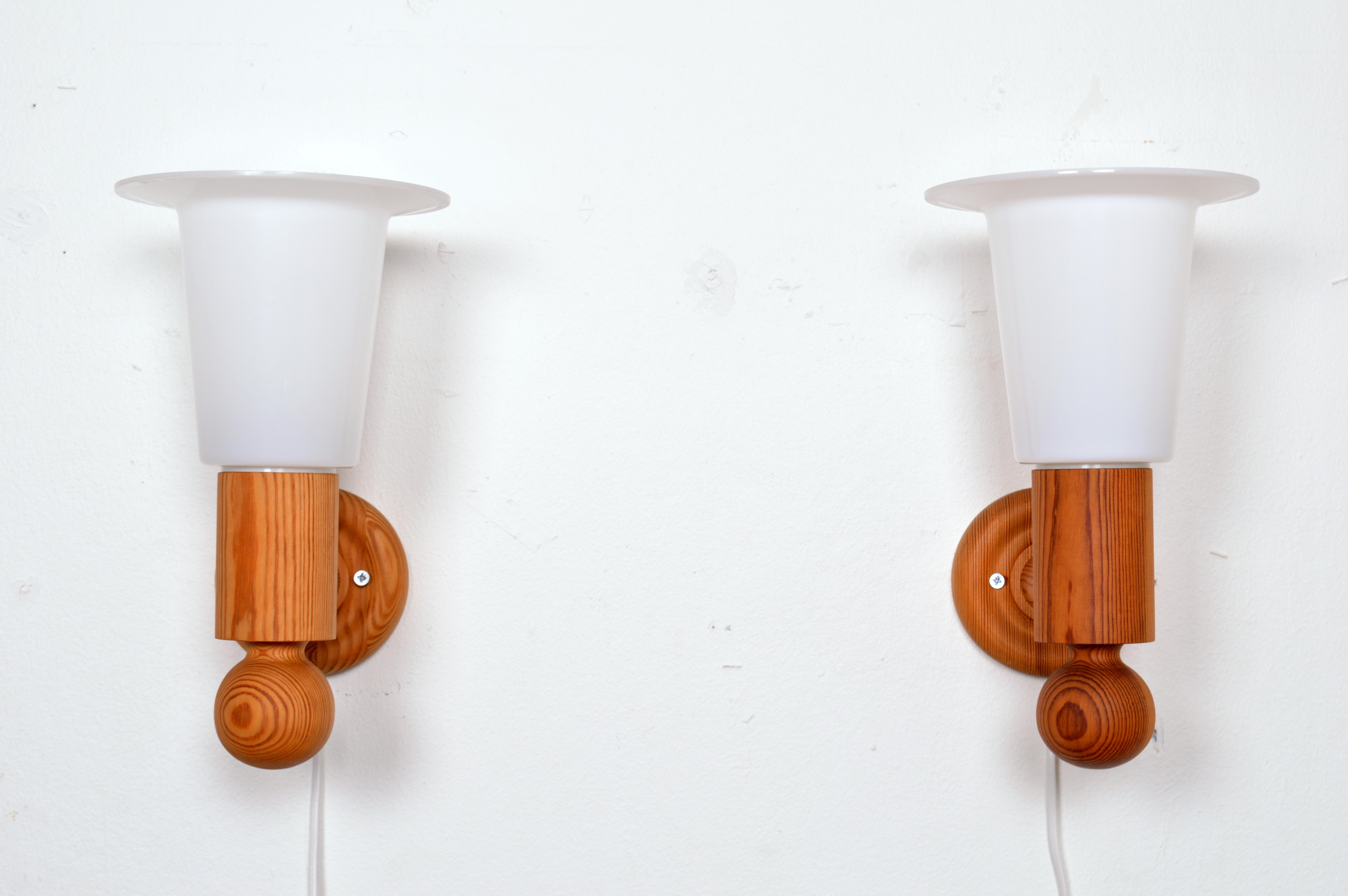 Swedish Uno Kristiansson Luxus Sweden Wall Lights / Sconces Solid Pine Sweden, 1960s For Sale