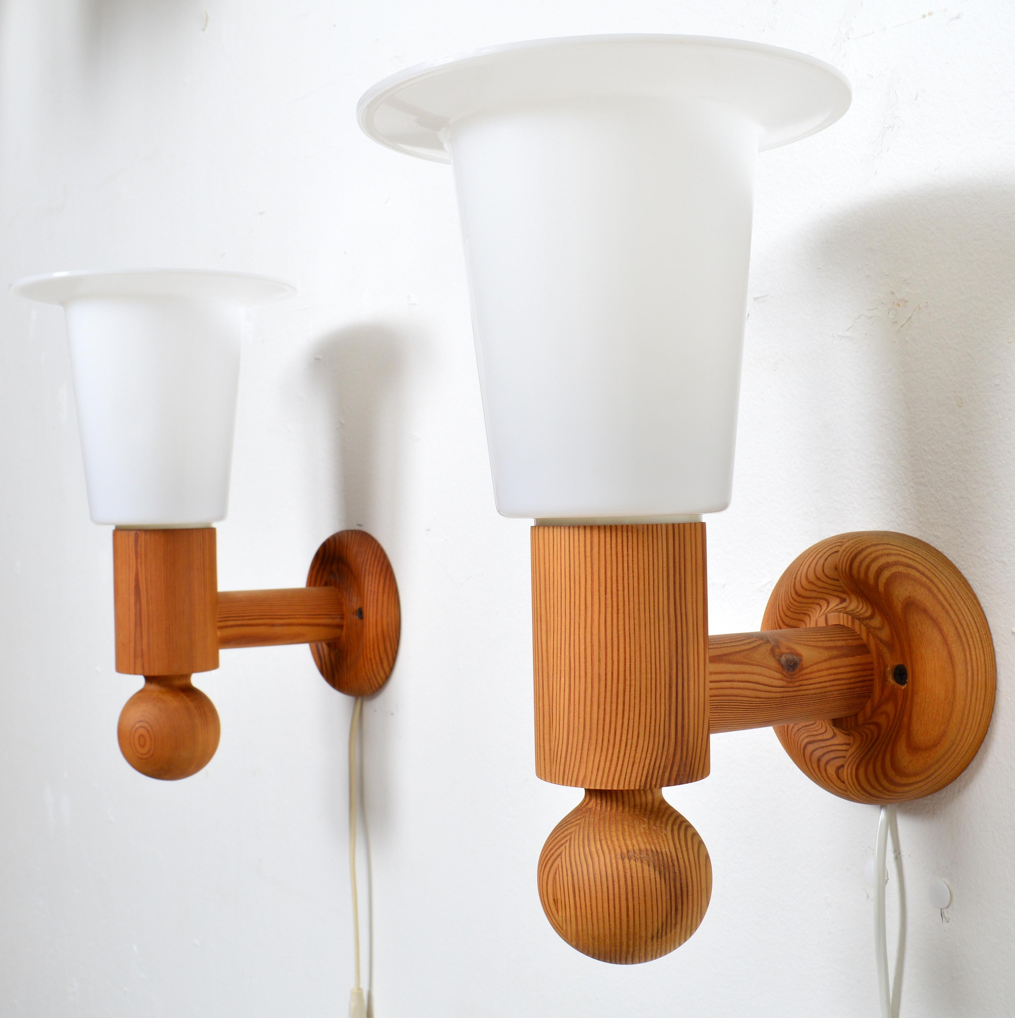Suédois Uno Kristiansson Luxus Sweden Appliques / Sconces Pin massif Suède, 1960s en vente