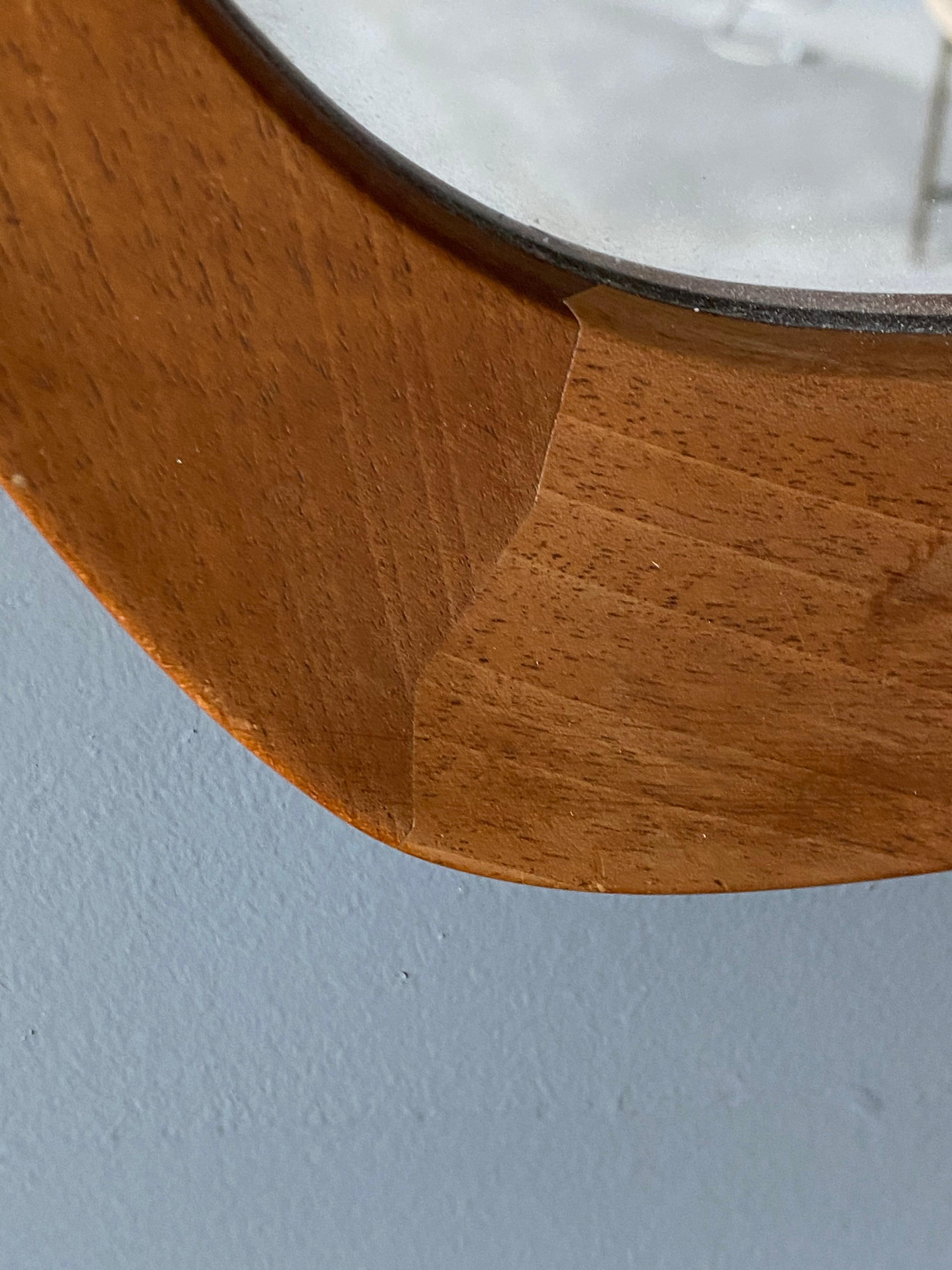 Mid-20th Century Uno Kristiansson, Organic Wall Mirror, Stained Oak, Vittsjö Möbel, Sweden, 1960s