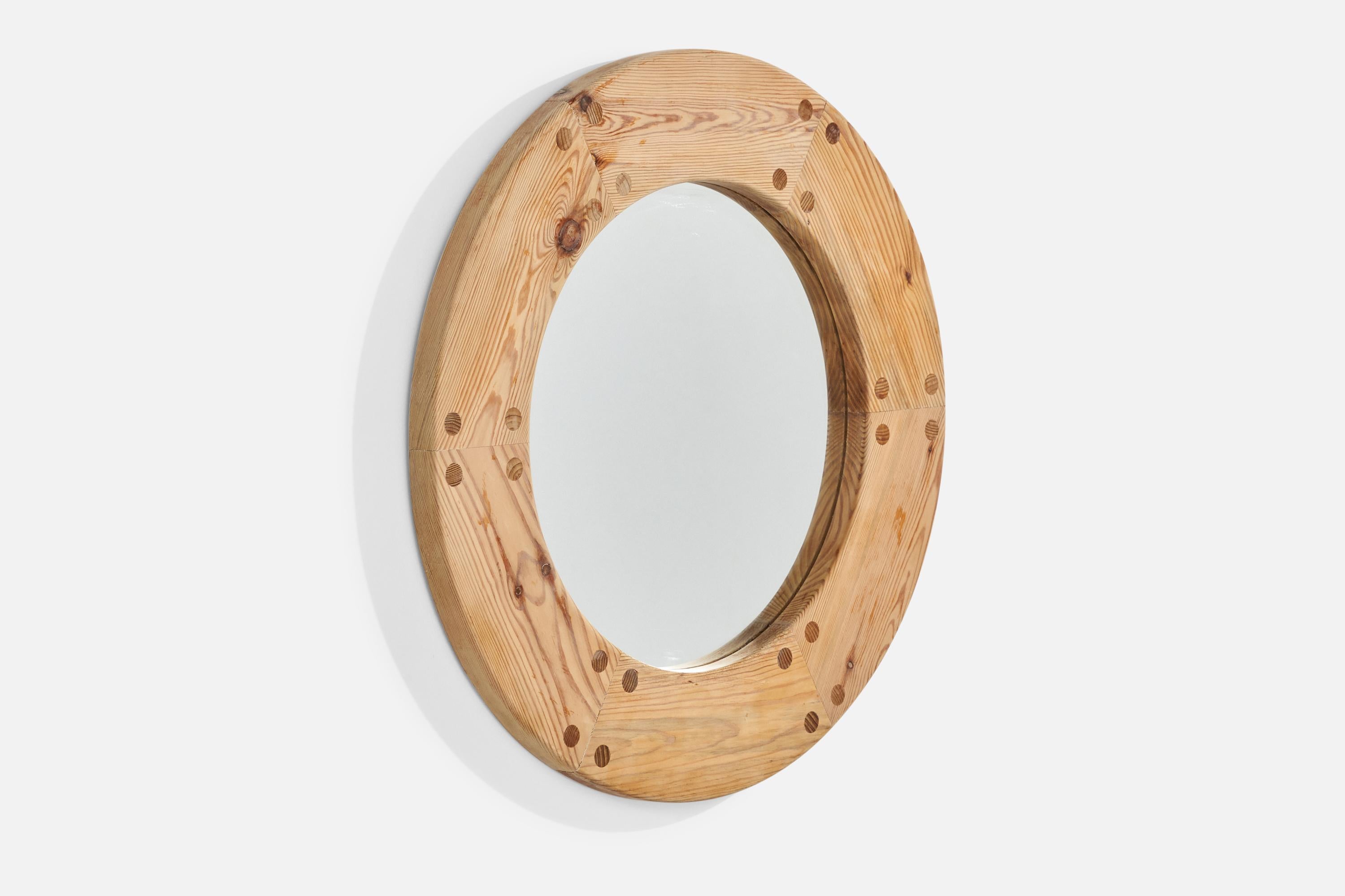 Mid-Century Modern Uno Kristiansson, miroir mural rond en pin massif, Luxus, Suède, années 1960 en vente