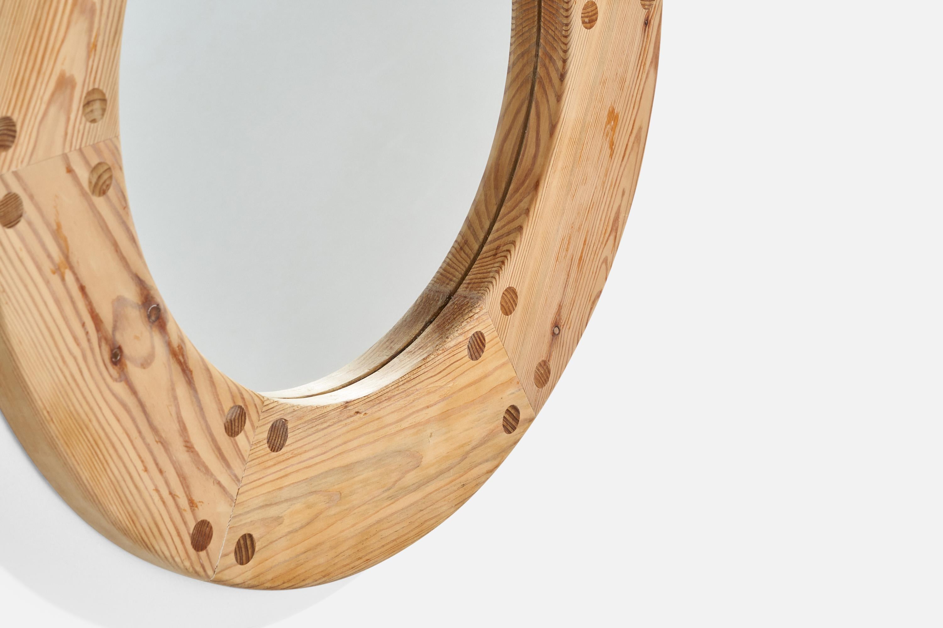 Miroir Uno Kristiansson, miroir mural rond en pin massif, Luxus, Suède, années 1960 en vente
