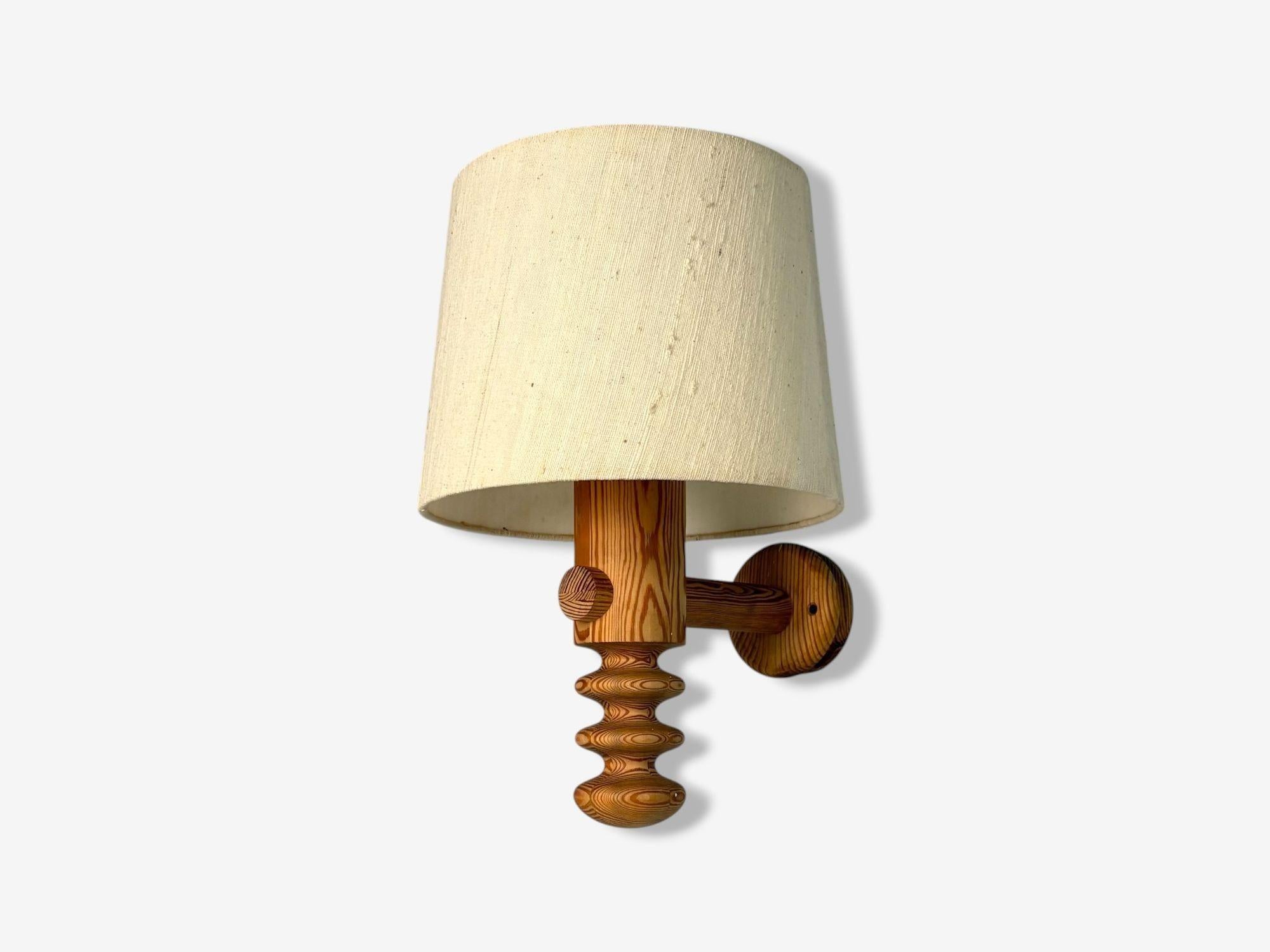 Uno Kristiansson, Swedish Modern, Pine, Fabric, Large Wall Light, Sweden, 1970s

A Large Swedish modern pine wall light designed by Uno and Östen Kristiansson and produced by Luxus in Sweden circa 1970s. This example has it's original plastic shade,