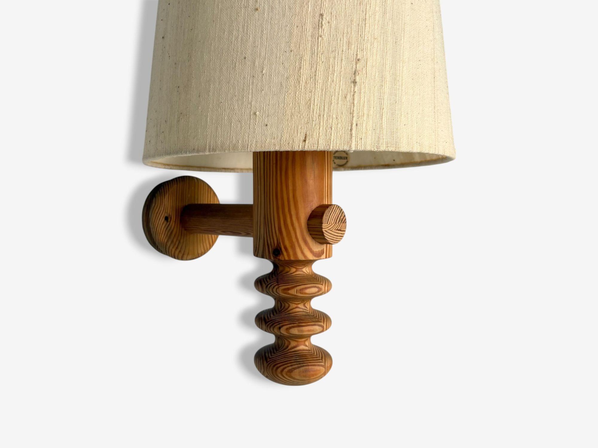 Uno Kristiansson, Swedish Modern, Pine, Fabric, Wall Sconce, Sweden, 1970s For Sale 1
