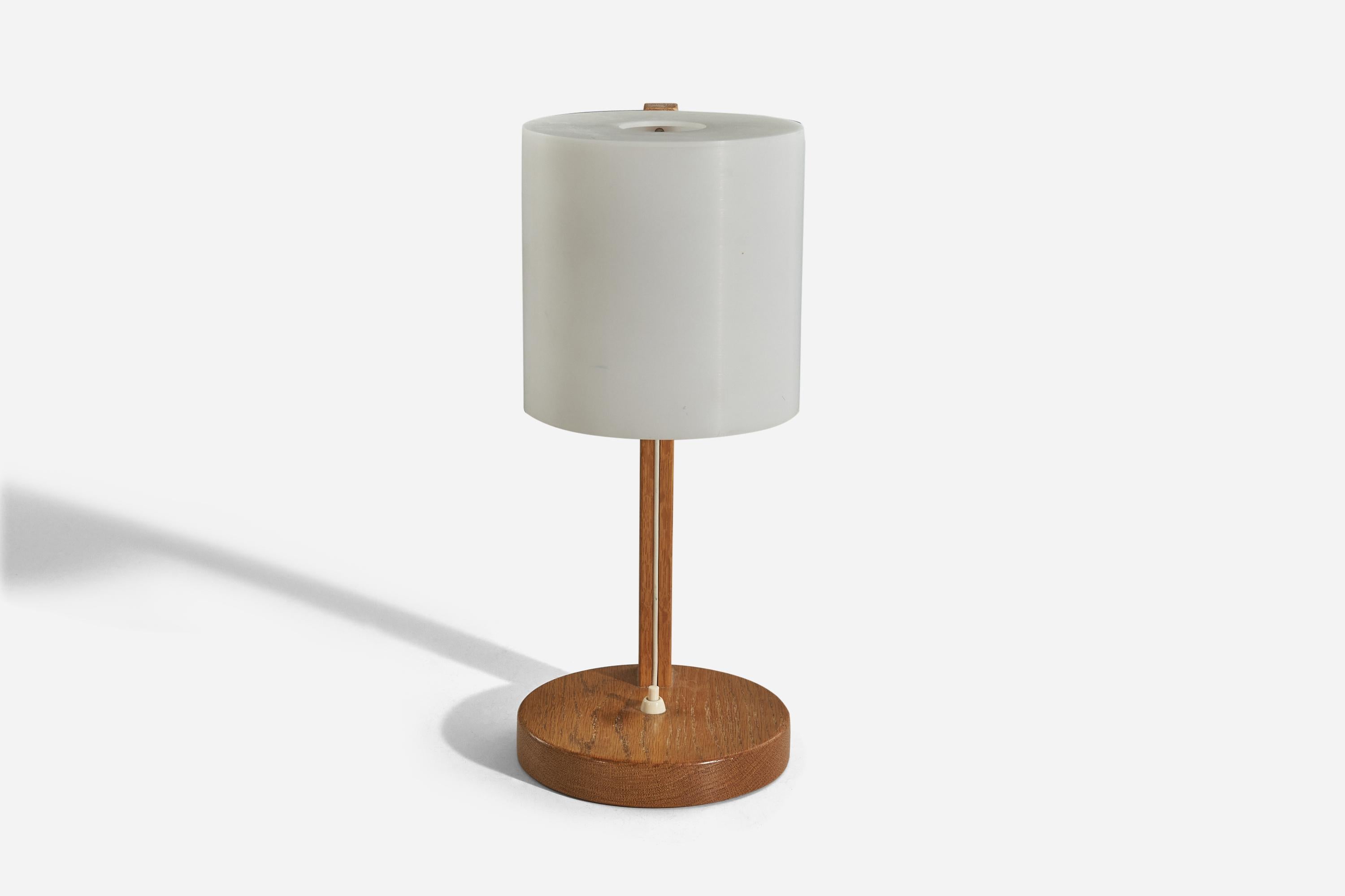 Swedish Uno Kristiansson, Table Lamp, Oak, Acrylic, Sweden, 1960s For Sale