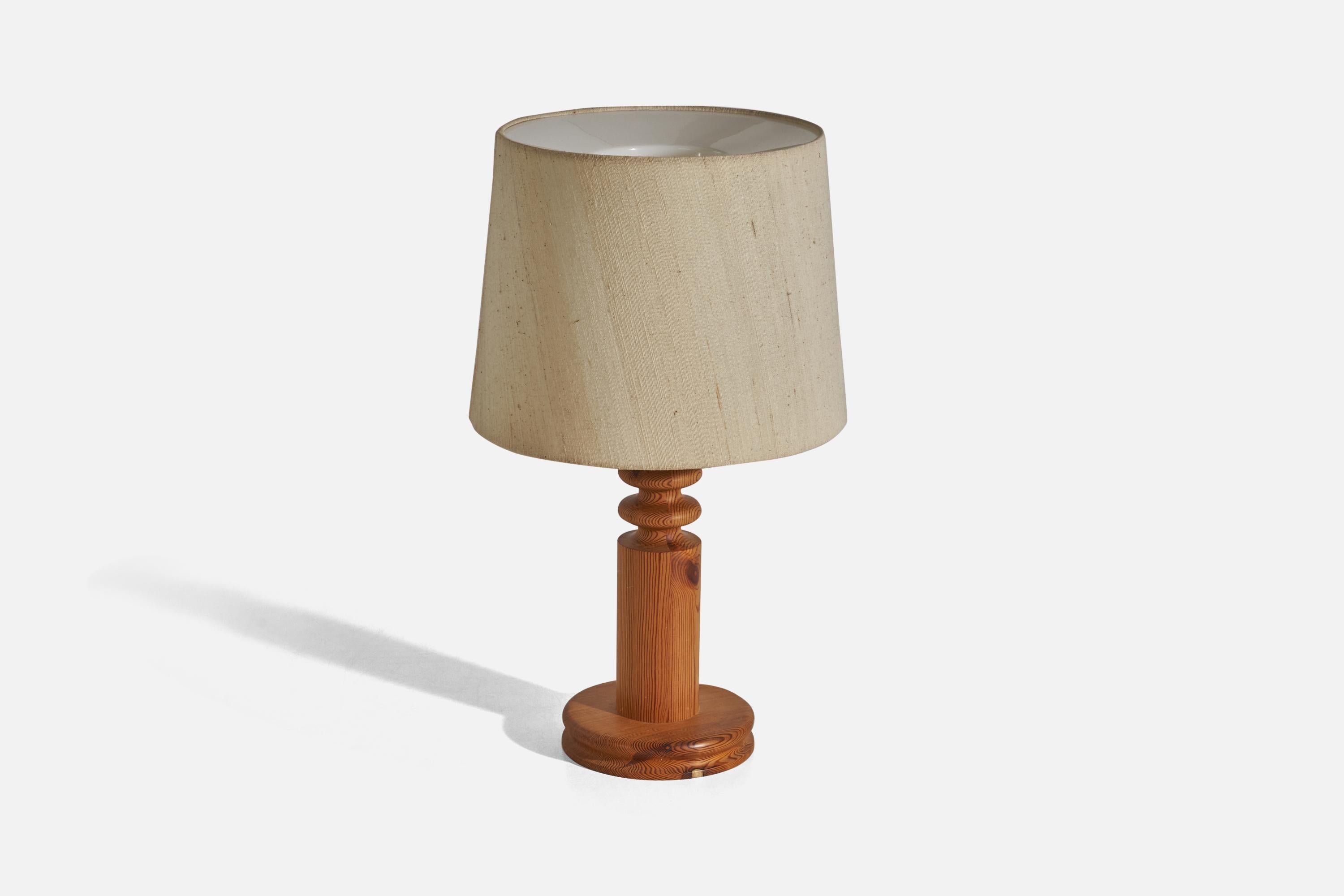 Mid-Century Modern Uno Kristiansson, Table Lamp, Solid Pine, Beige Fabric, Luxus, Sweden, 1960s For Sale