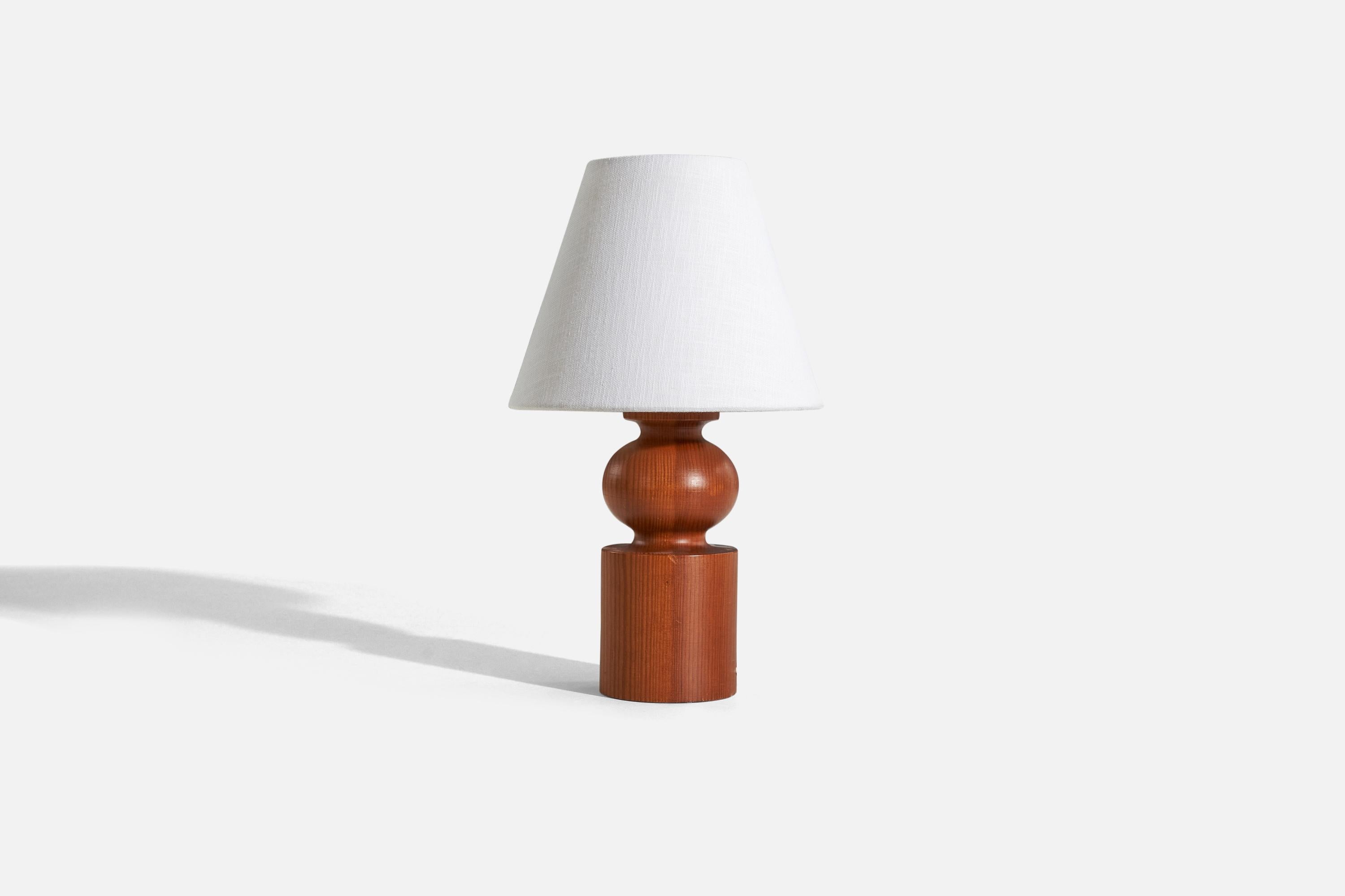 Mid-Century Modern Uno Kristiansson, Table Lamp, Solid Pine, Luxus, Sweden, 1960s For Sale