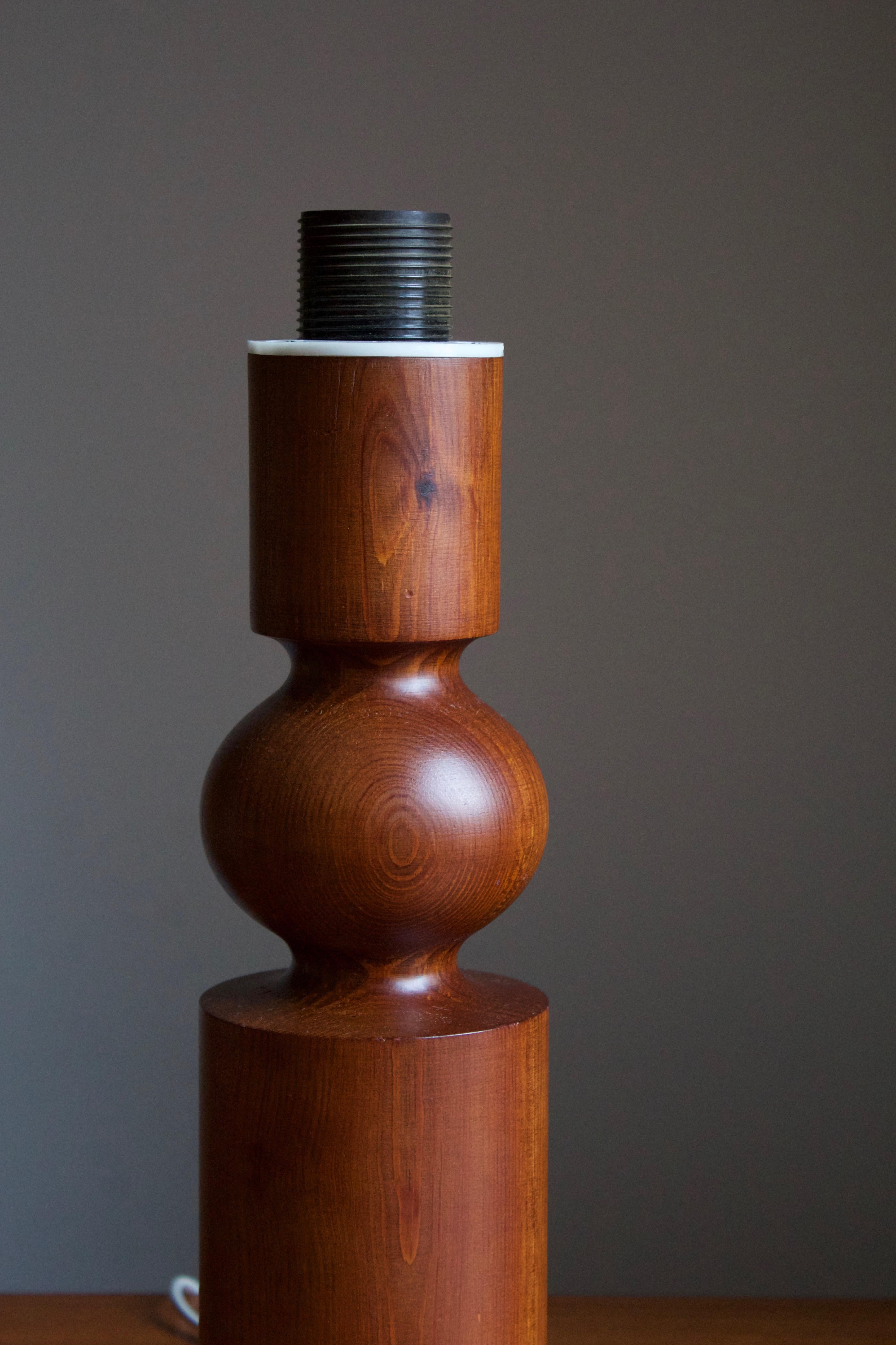 Swedish Uno Kristiansson, Table Lamp, Stained Solid Pine, Luxus, Sweden, 1960s