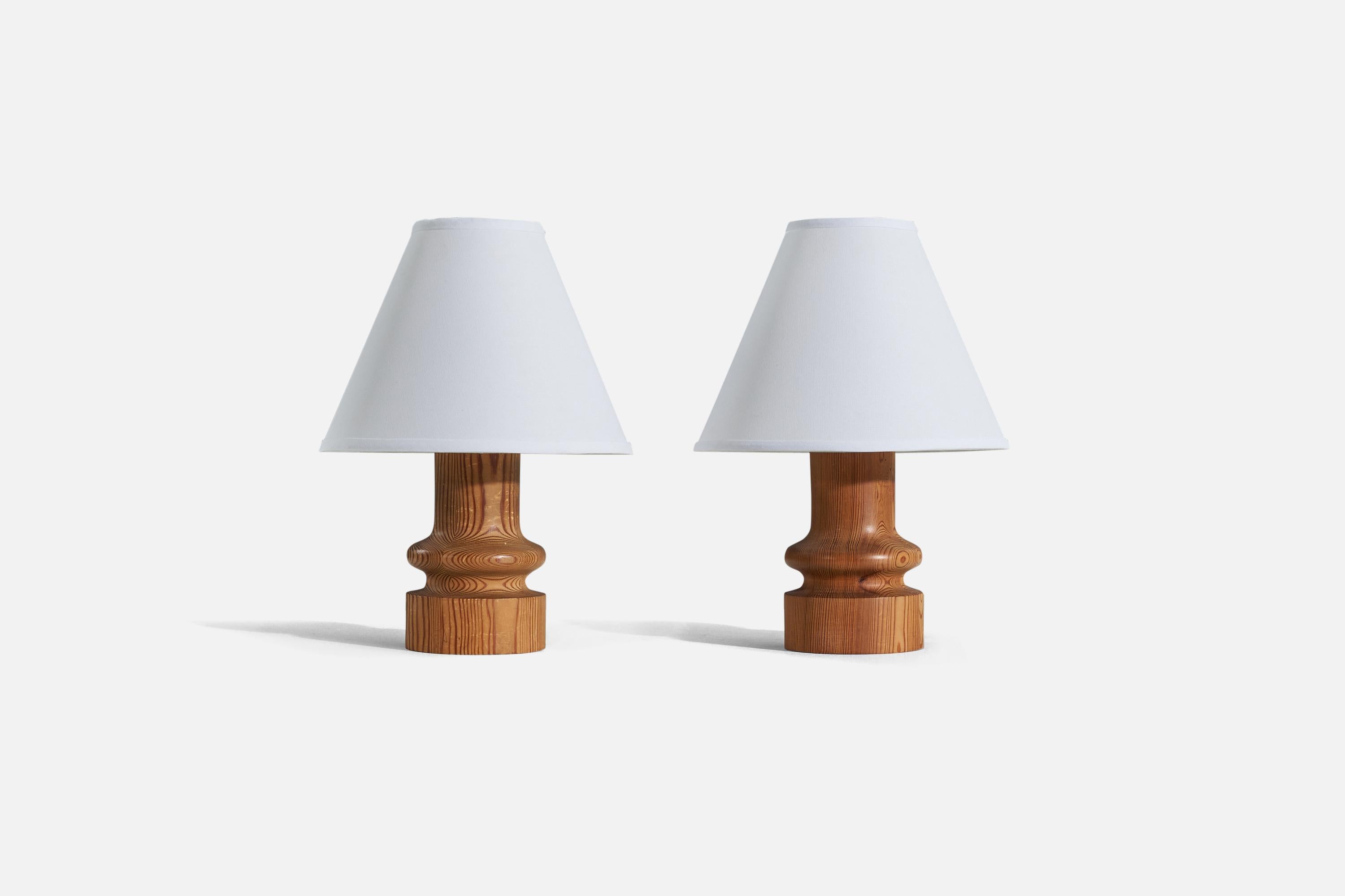 Mid-Century Modern Uno Kristiansson, Table Lamps, Solid Pine, Fabric, Luxus, Sweden, 1970s