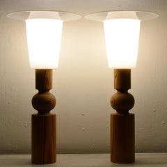 Lampade da tavolo Uno Kristiansson, pino massiccio tornito, Luxus Svezia, anni '60