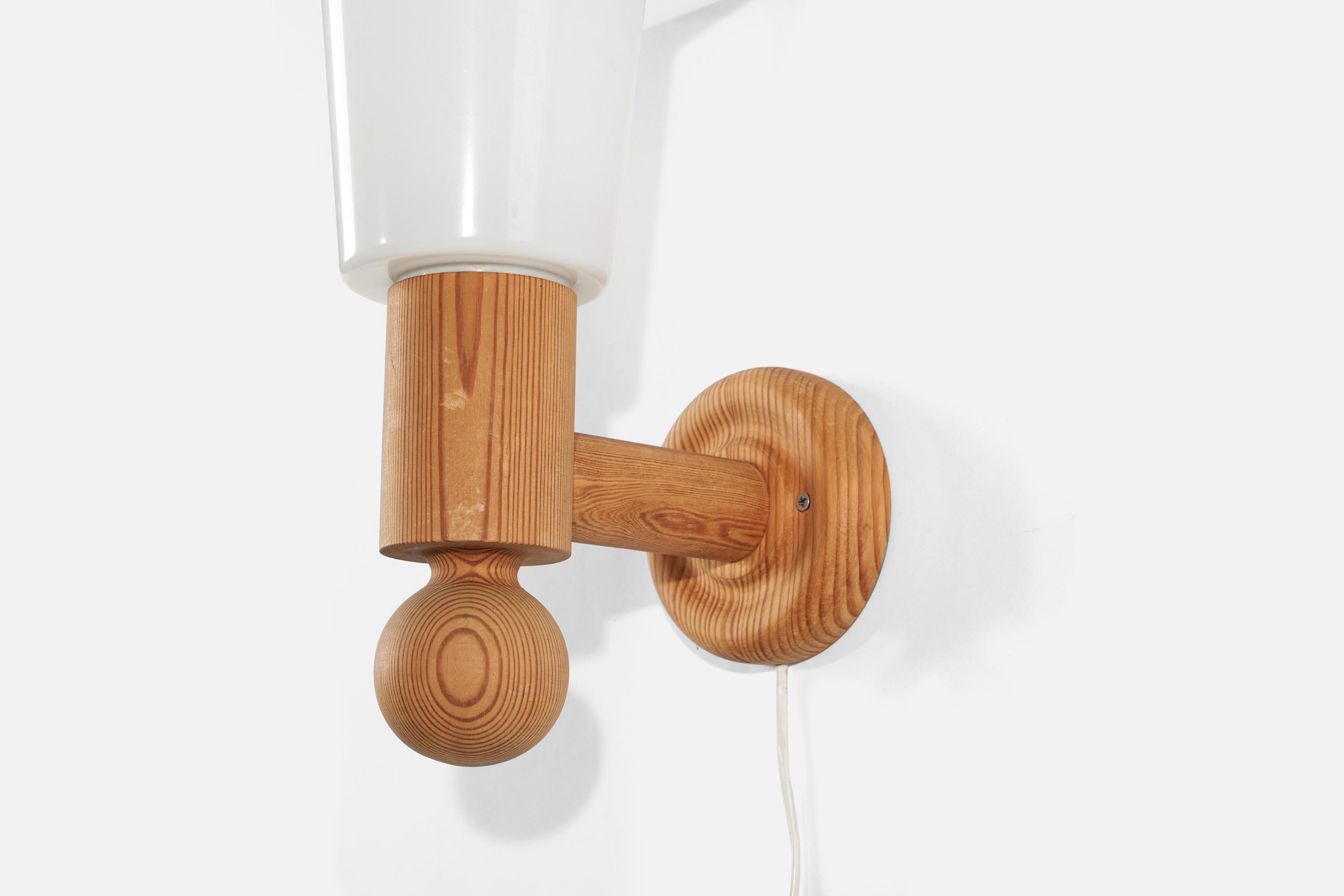 Mid-20th Century Uno Kristiansson, Wall Light, Pine, Acrylic, Sweden, 1960s For Sale