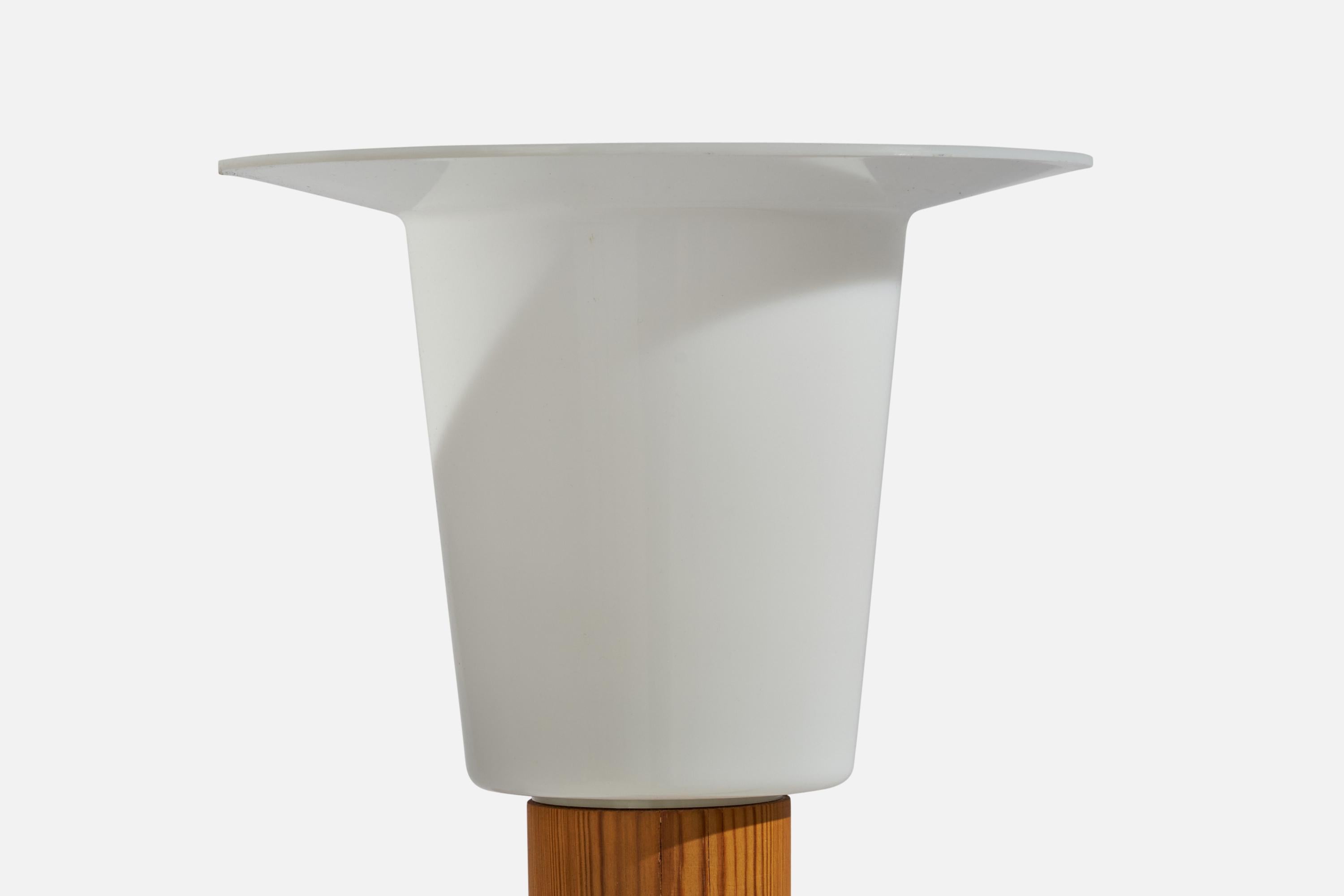 Uno Kristiansson, Wall Light, Pine, Acrylic, Sweden, 1970s For Sale 2