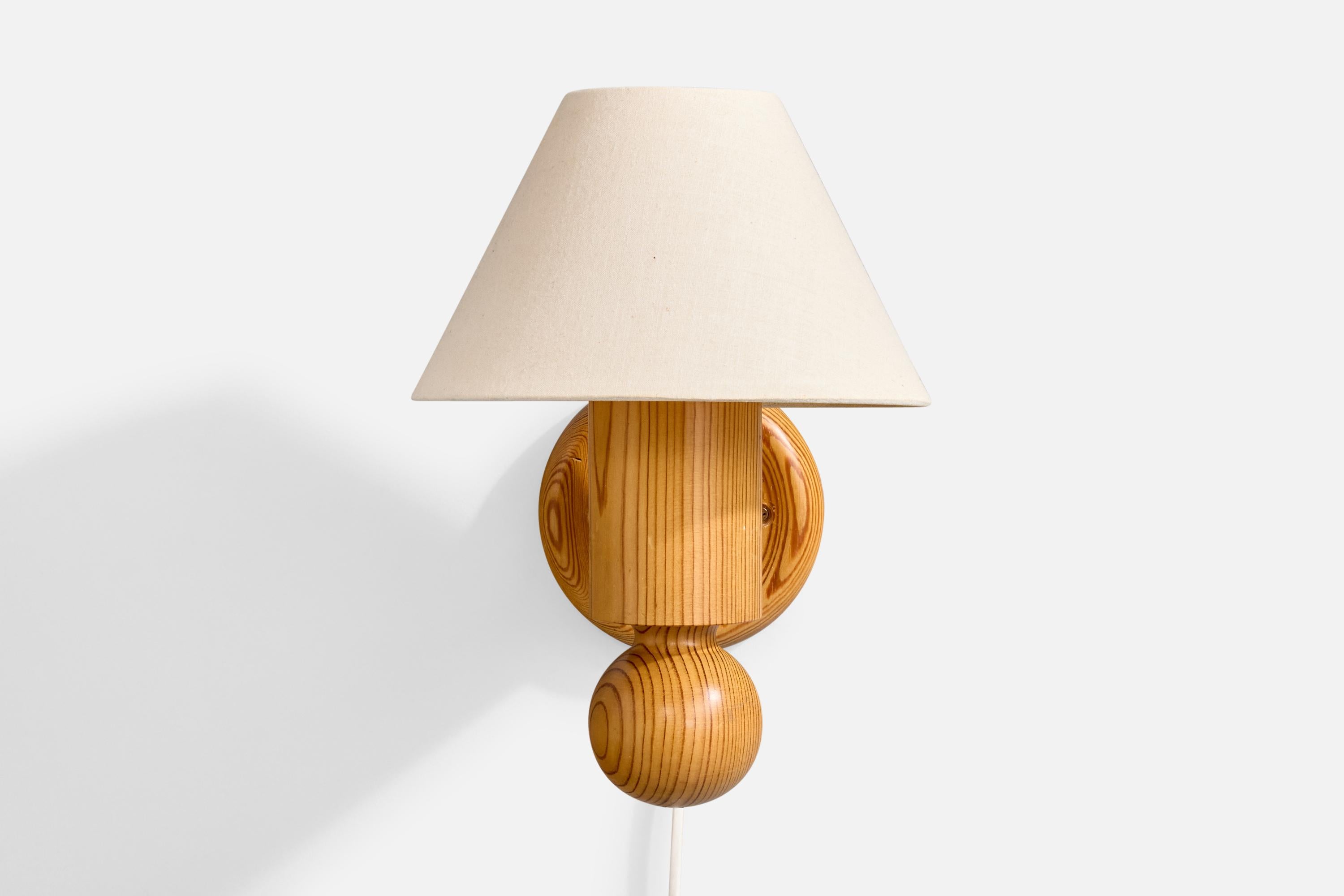 Mid-Century Modern Uno Kristiansson, applique murale, pin, tissu, Suède, 1970 en vente
