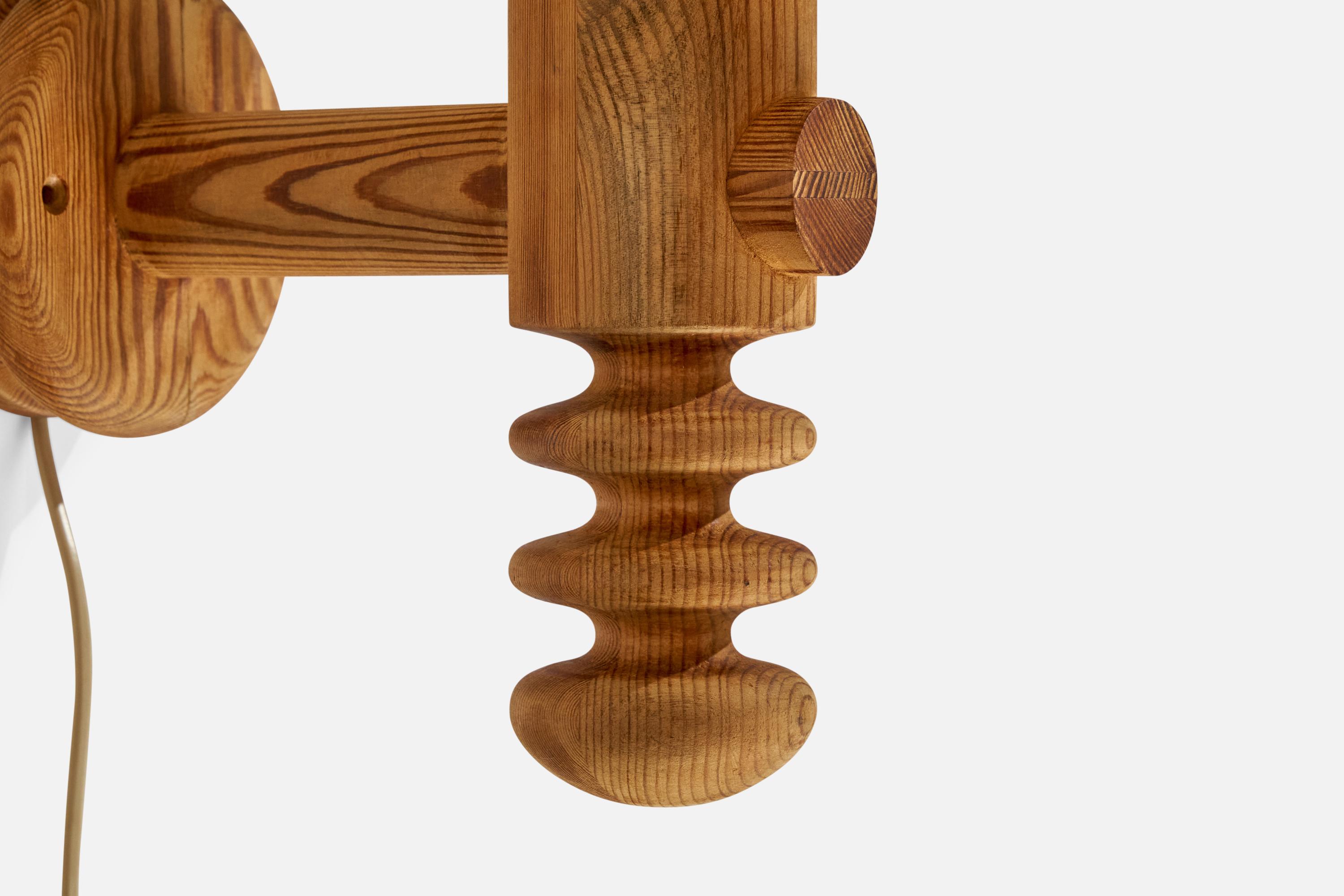 Uno Kristiansson, Wall Light, Pine, Fabric, Sweden, 1970s For Sale 1