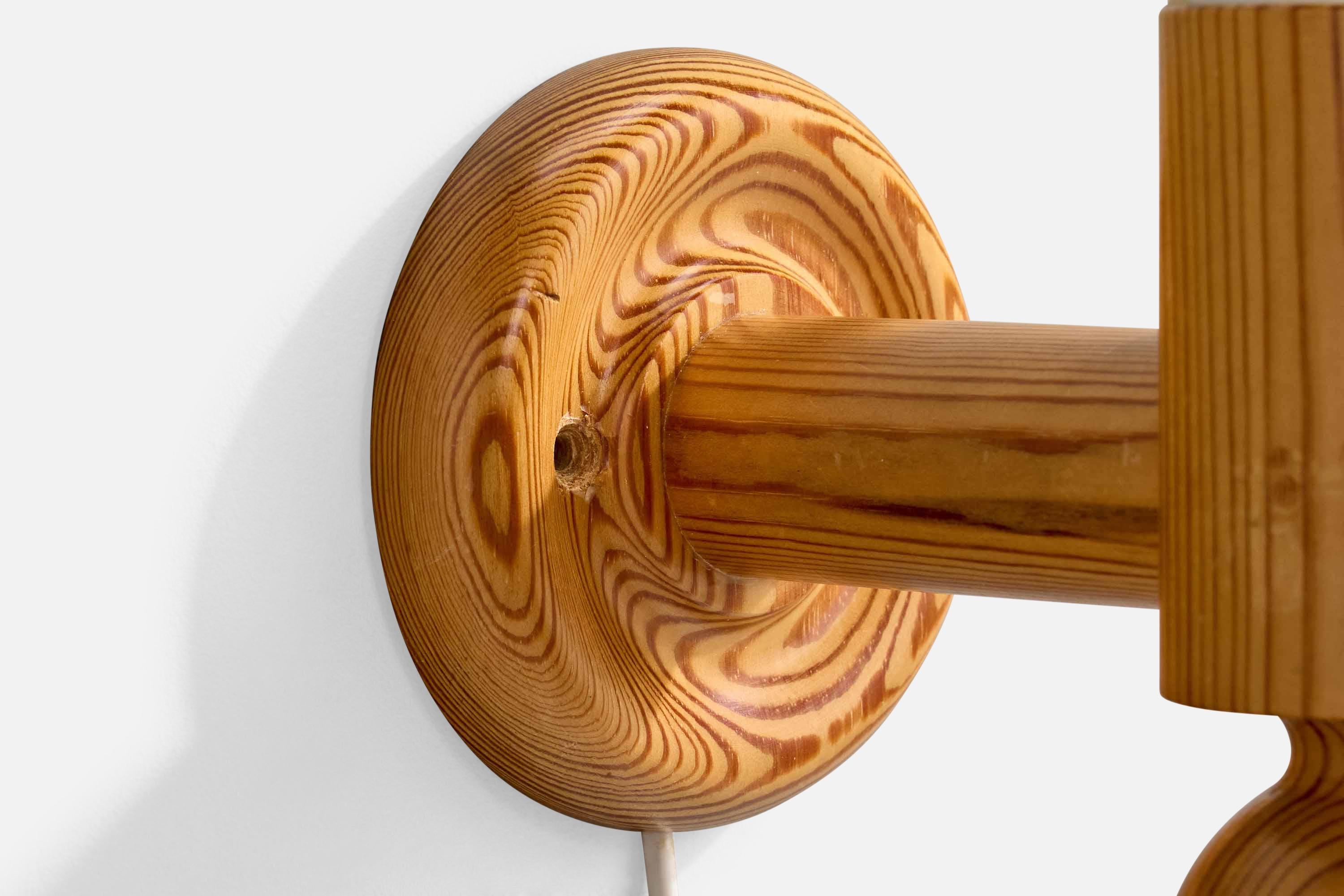 Fin du 20e siècle Uno Kristiansson, applique murale, pin, tissu, Suède, 1970 en vente