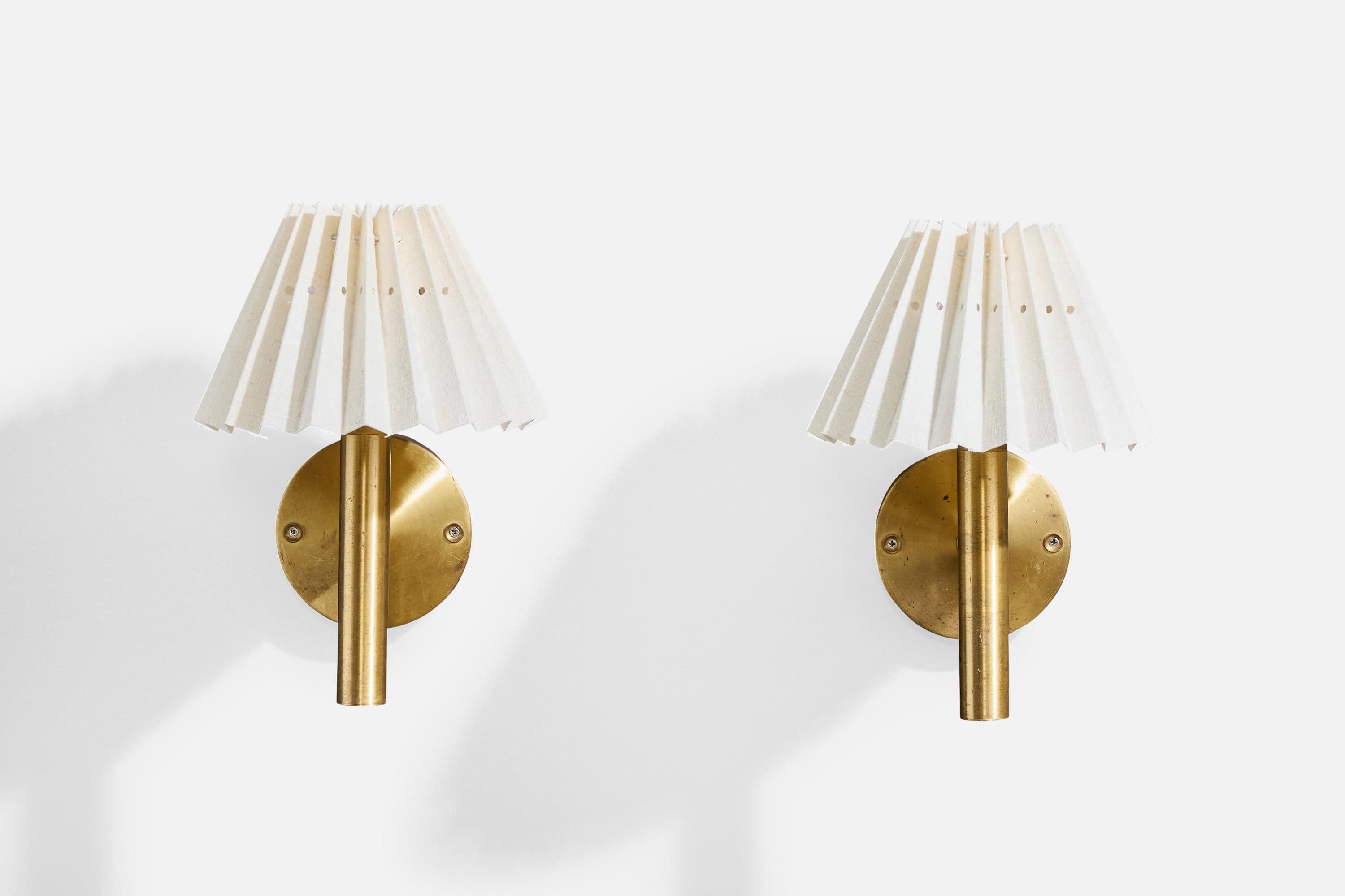 Uno Kristiansson, appliques, laiton, tissu, Suède, années 1960 Bon état - En vente à High Point, NC