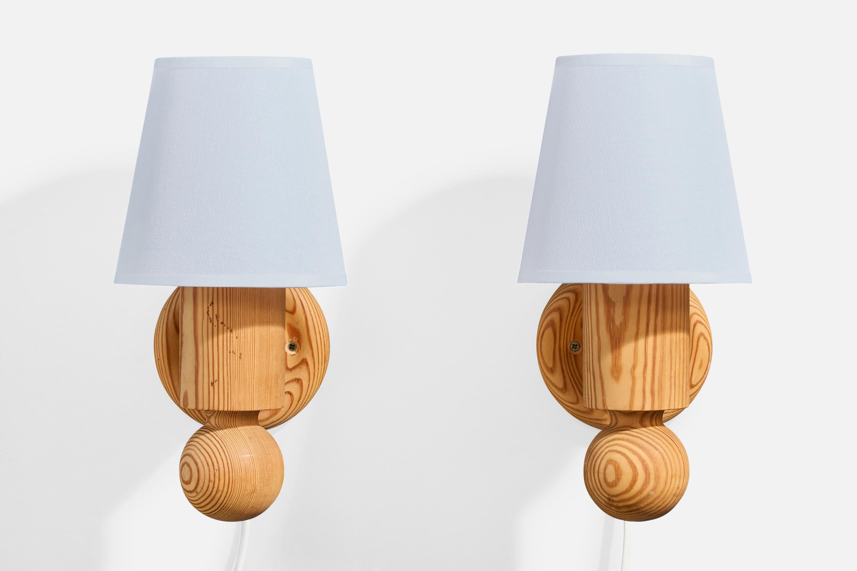 Uno Kristiansson, Apliques, Pino, Tela, Suecia, 1970s Sueco en venta